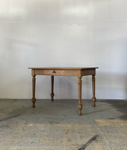 1dr Oak Table