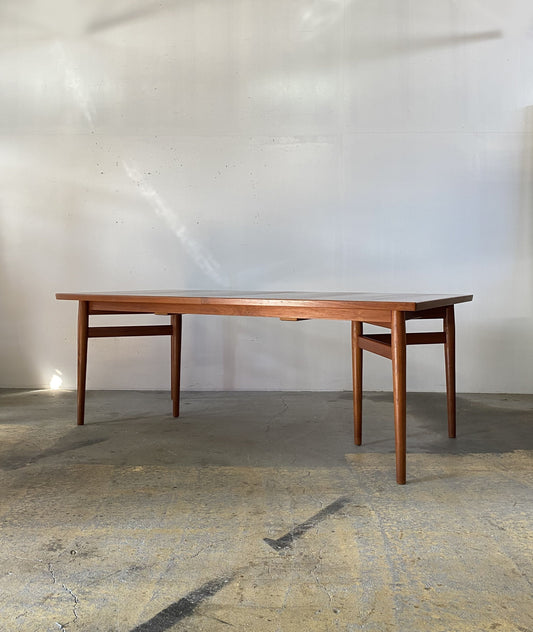 Arne Vodder dining table