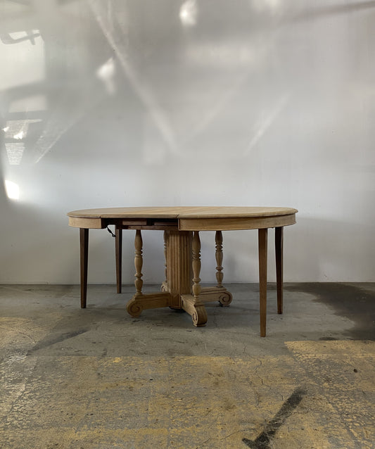 Octogonal oak table
