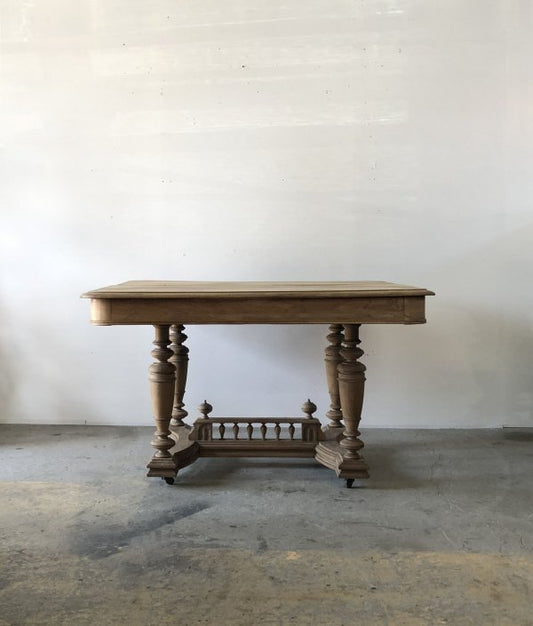 ”Henri�U” Table