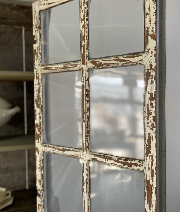 17c Gusutabian Antique Cabinet