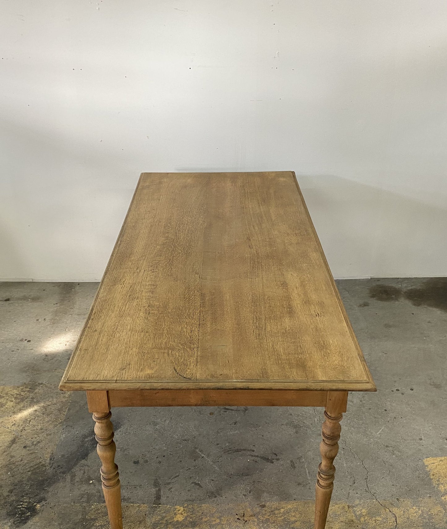 2dr French oak Table