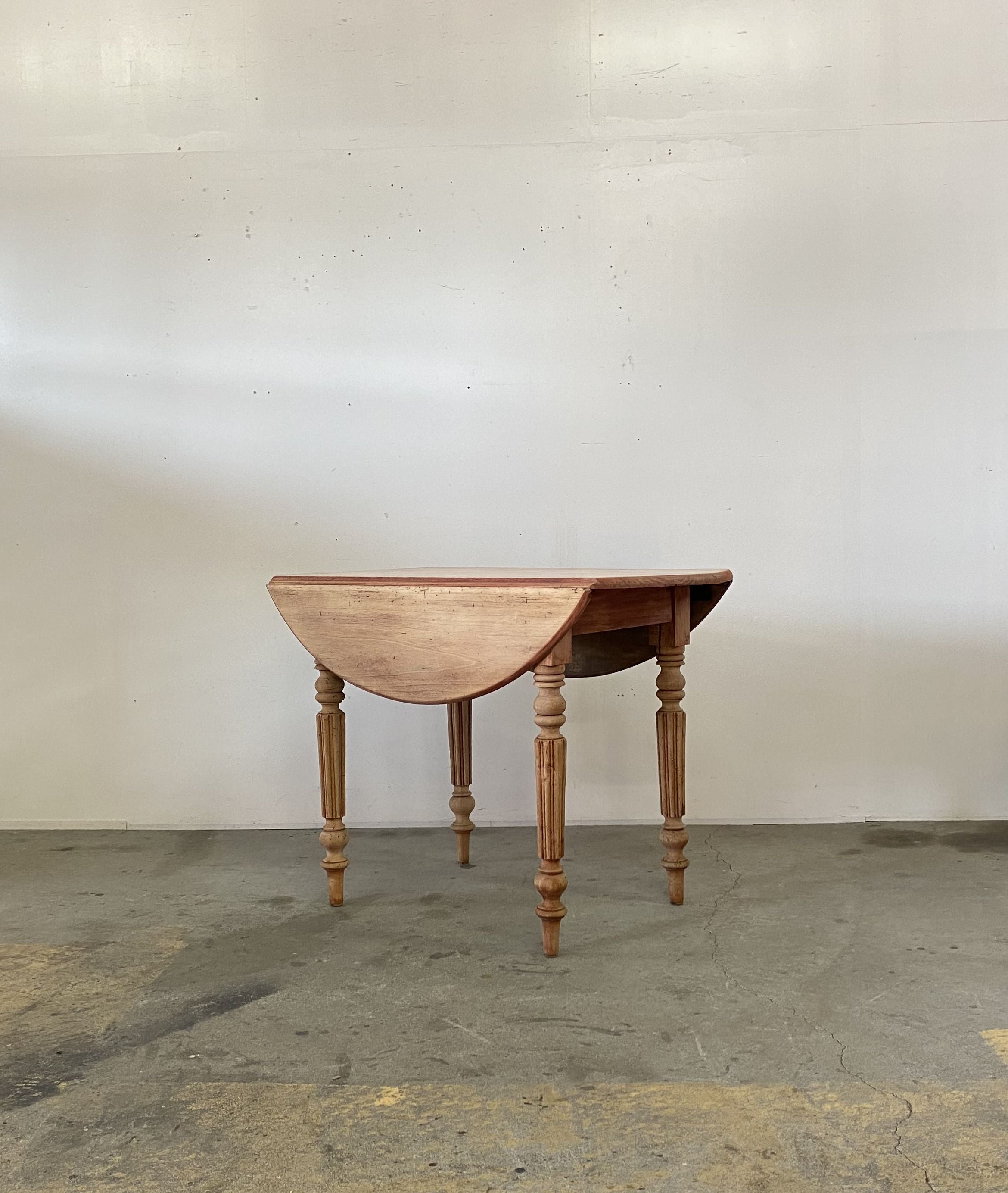 Butterfly Table – Round trip Antiques