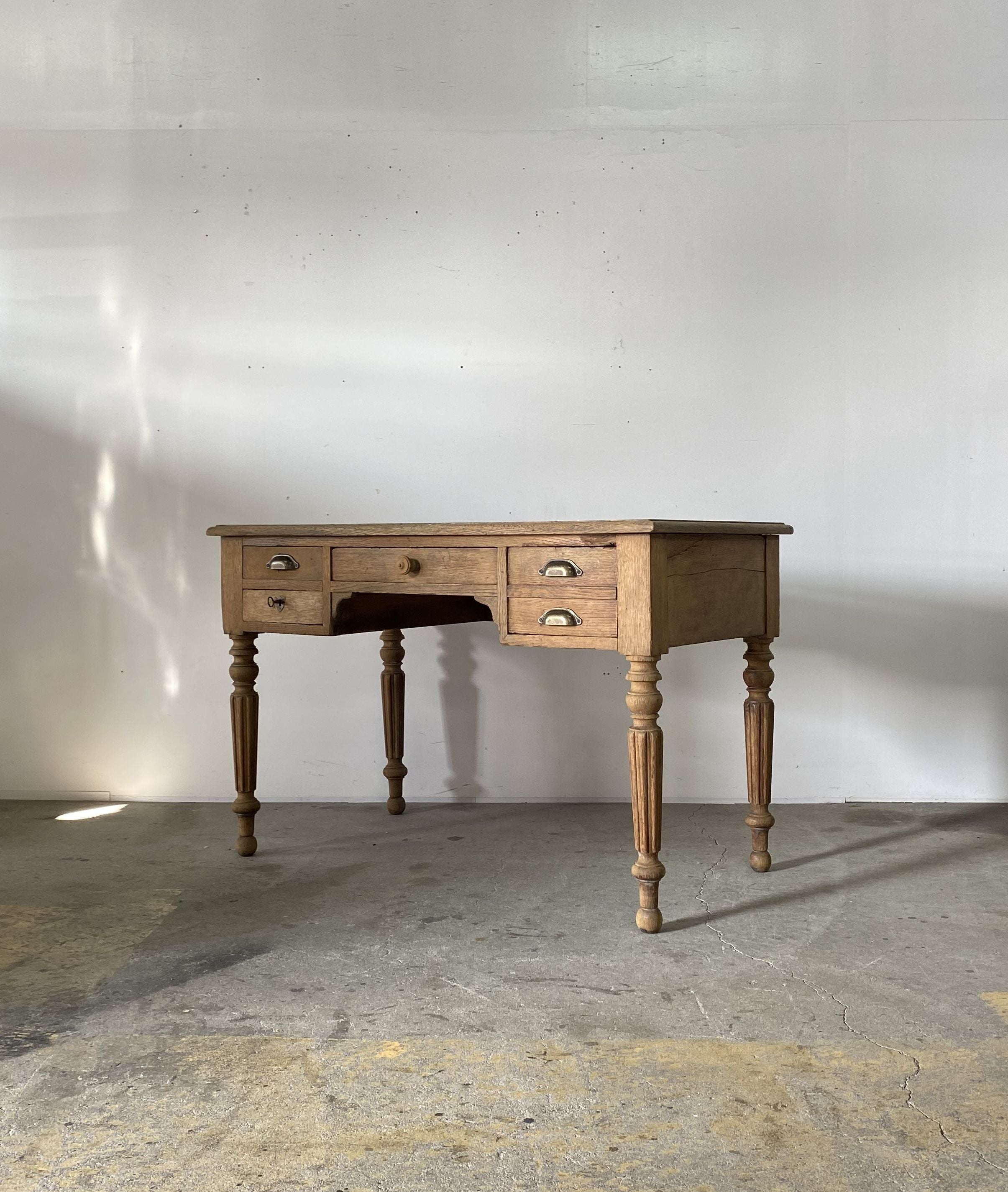French Desk – Round trip Antiques