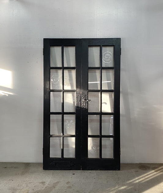 Bull's eye Double Door