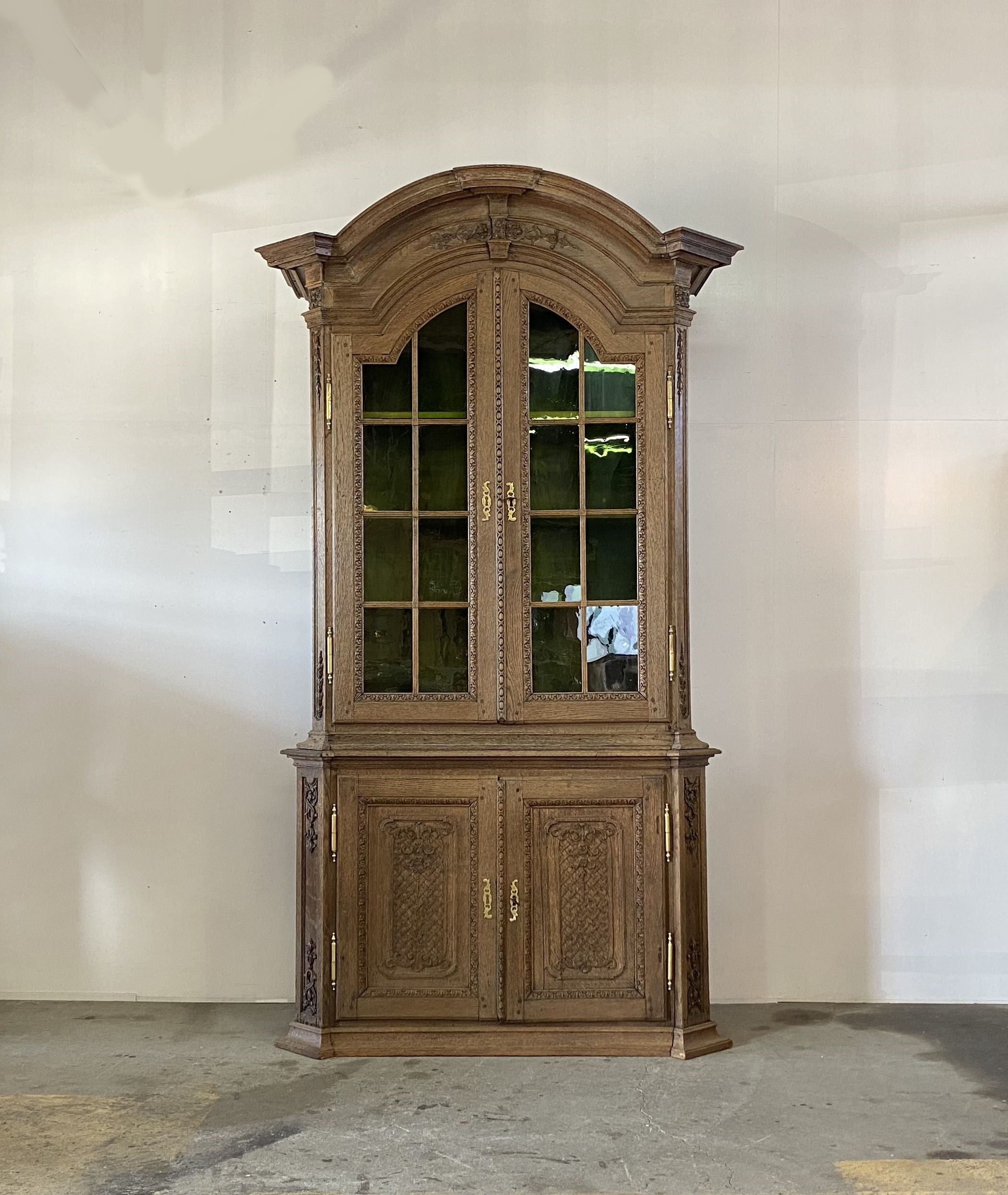 Oak Glass Cabinet – Round trip Antiques