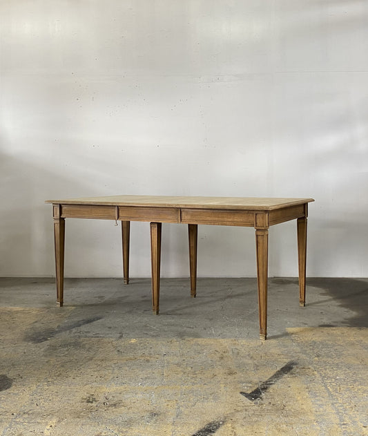 Octogonal oak table