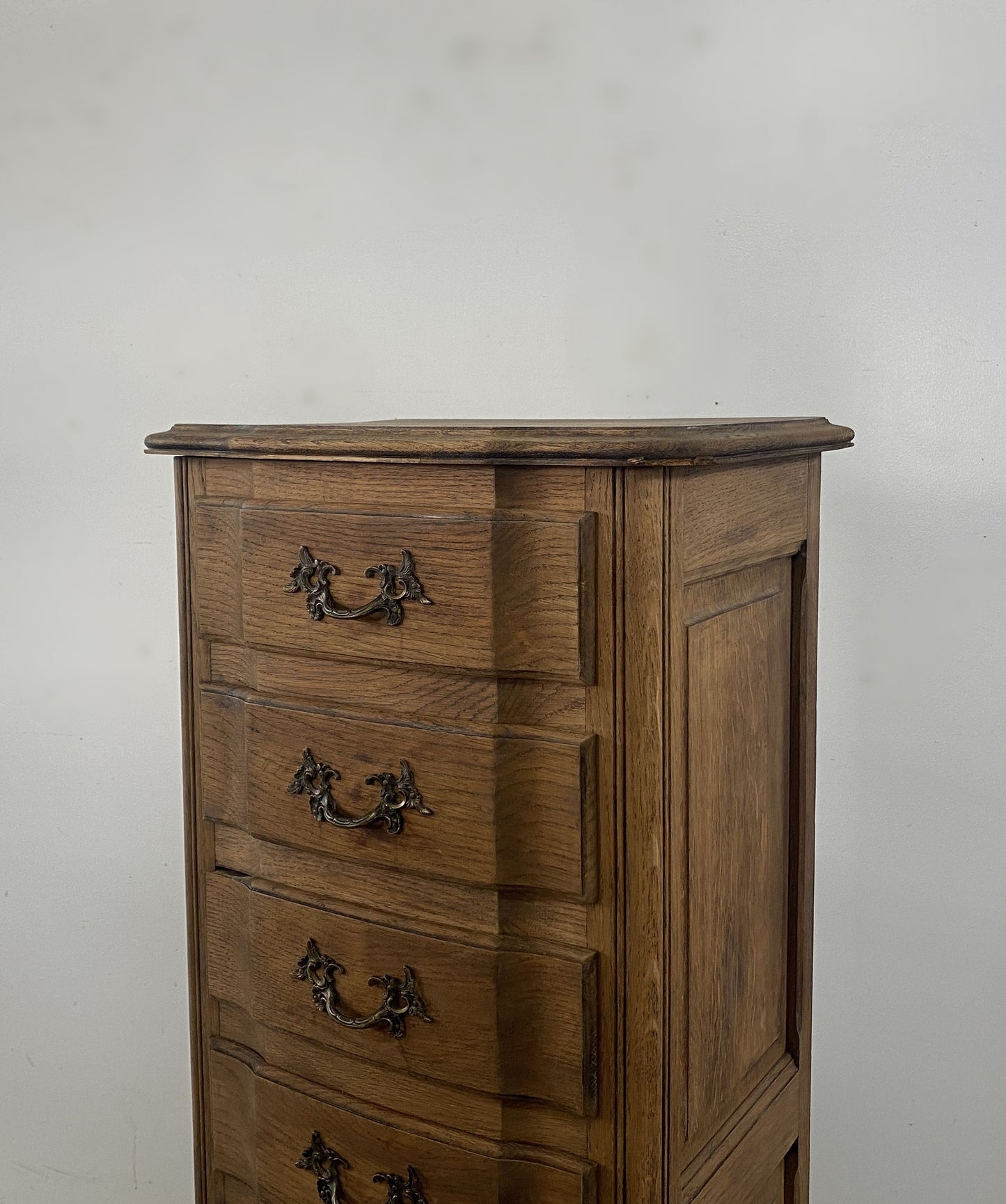 7 Oak Chest