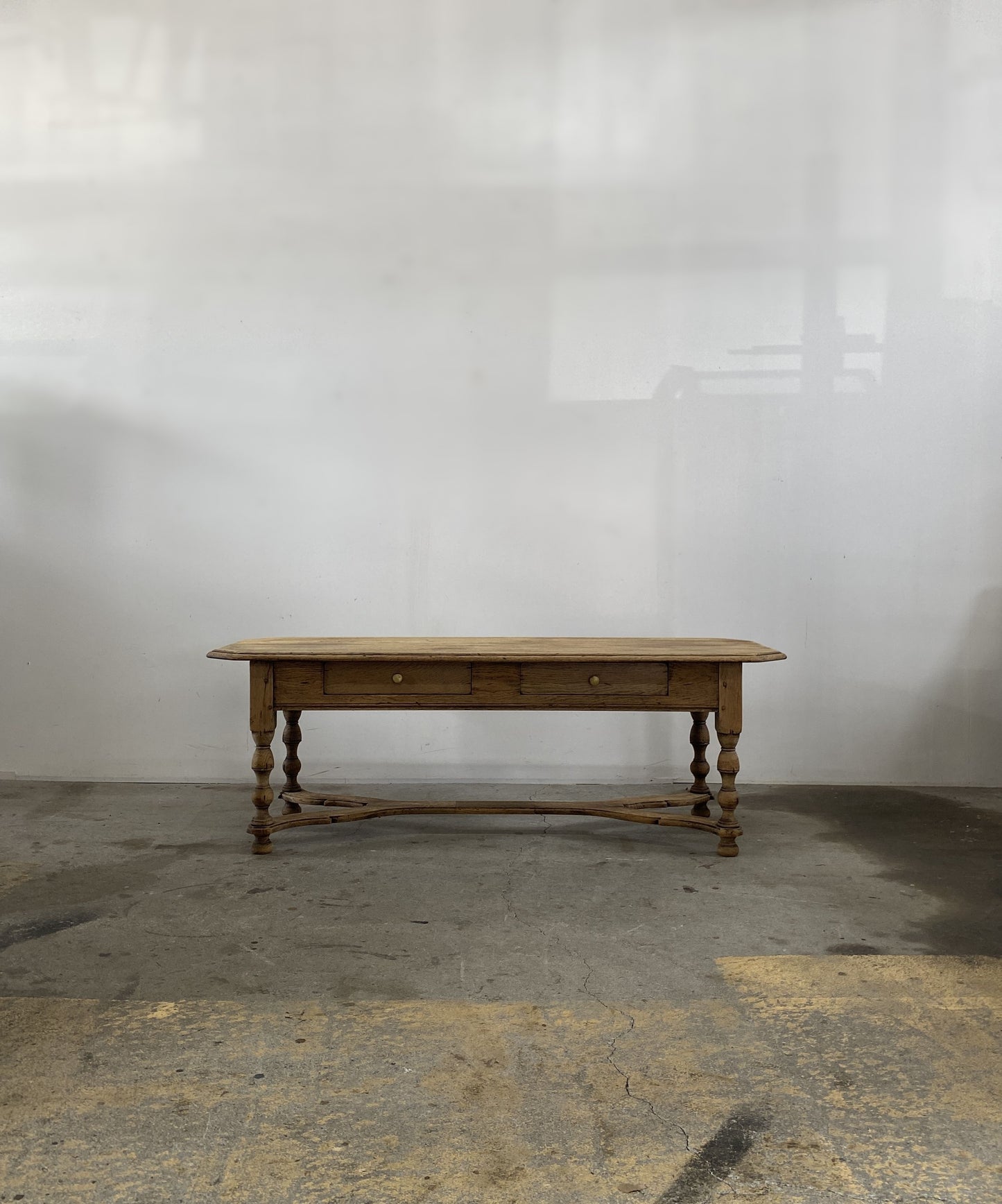 2dr Oak Table
