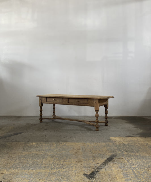 2dr Oak Table