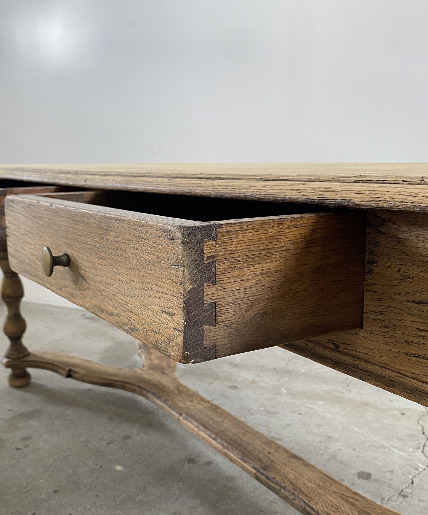 2dr Oak Table