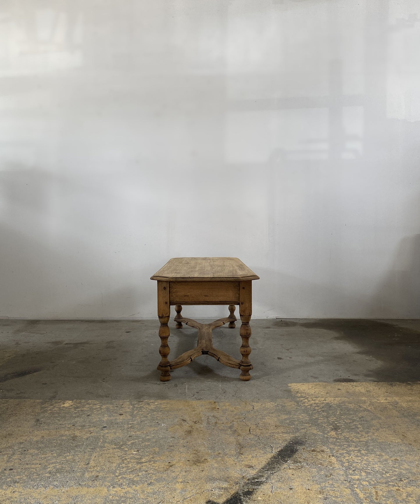 2dr Oak Table