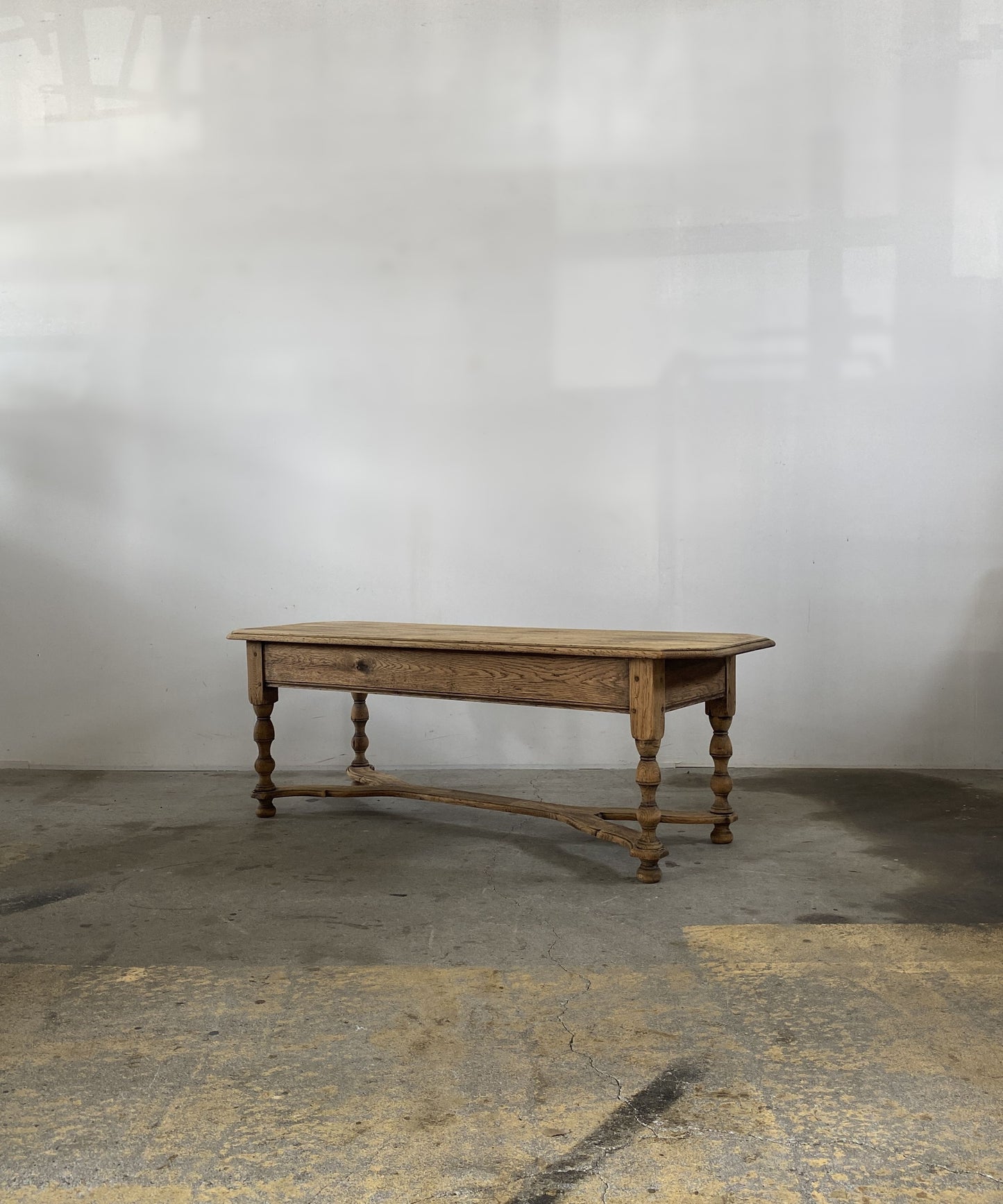 2dr Oak Table