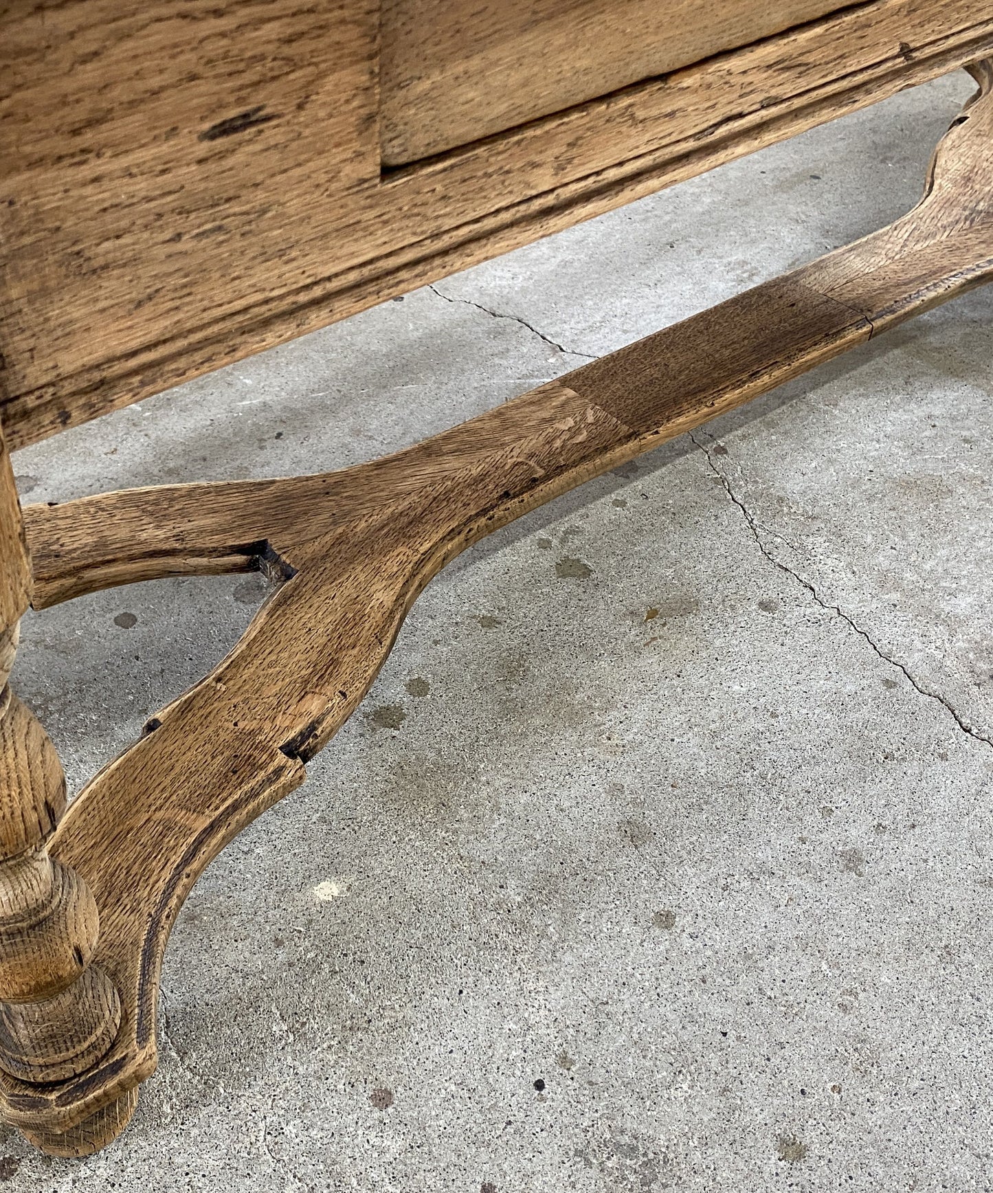 2dr Oak Table