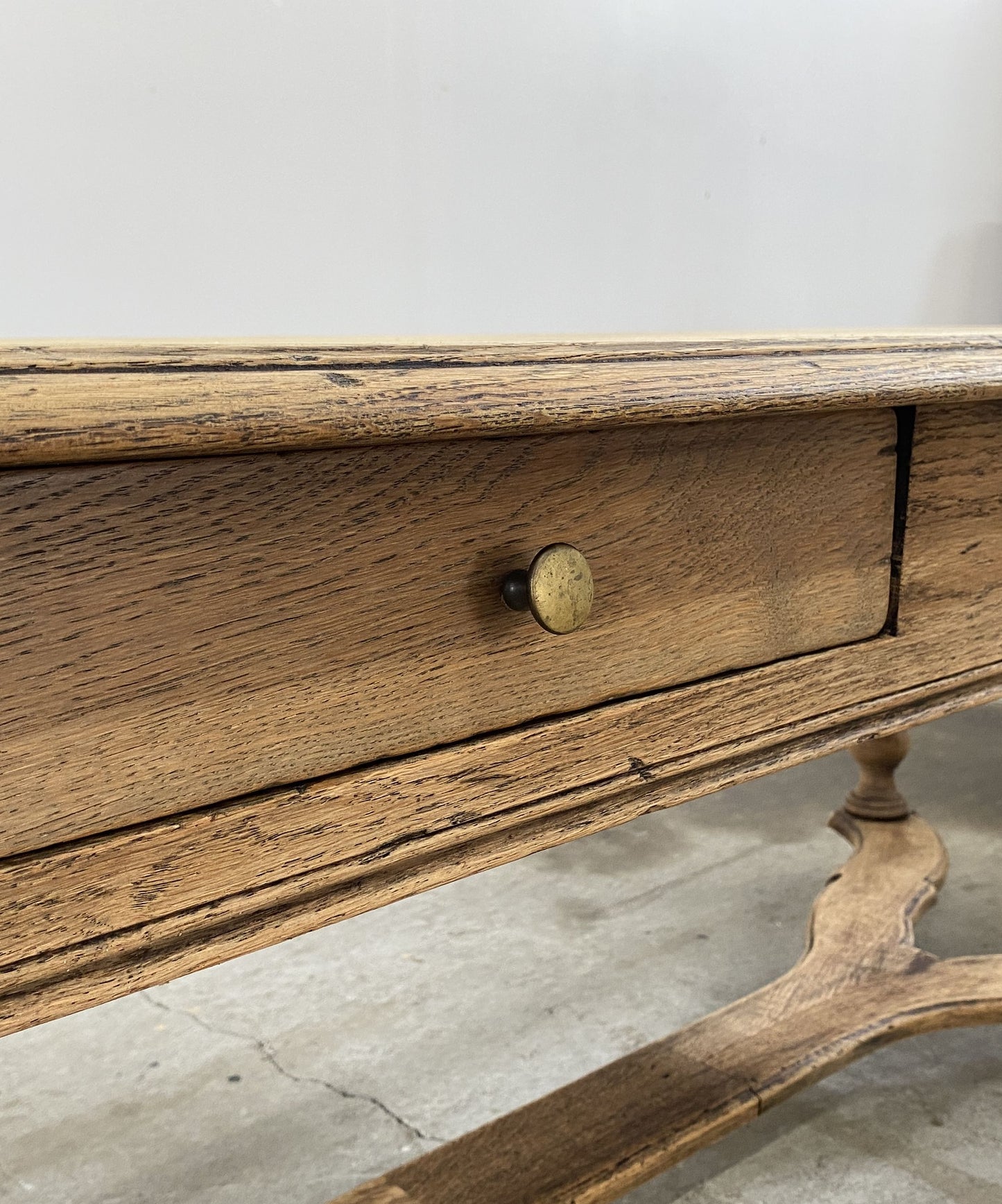 2dr Oak Table