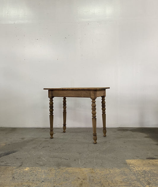 French Bistoro Table