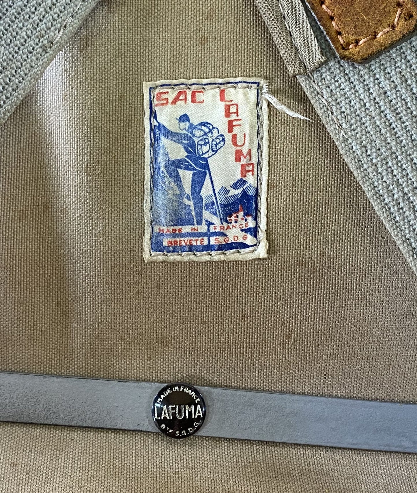 Chevalière argent, bague américaine US Army avec Aigue marine Chevalière argent, bague américaine US Army avec Aigue marine