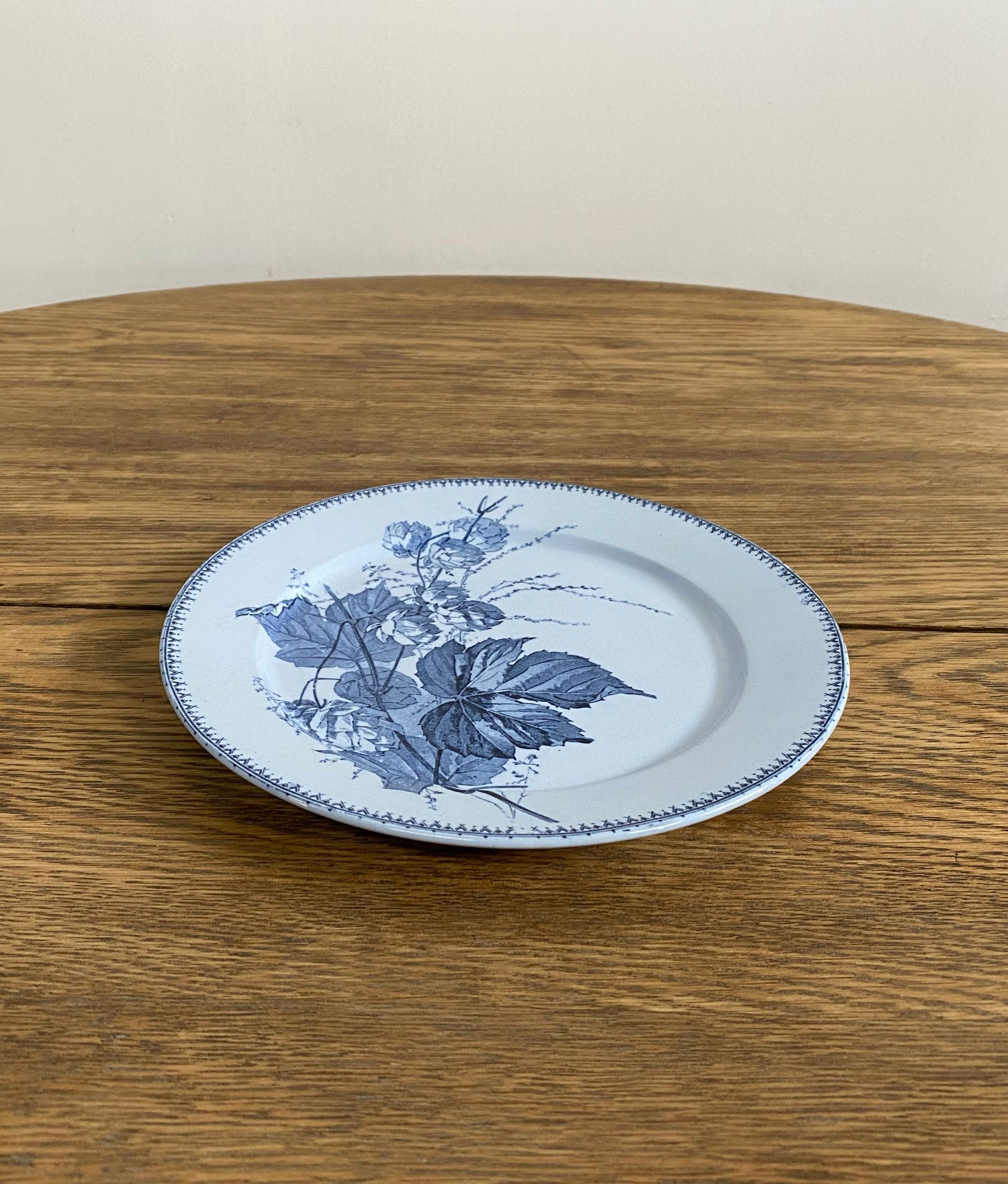 Sarreguemines"CORIN'THE  U&C"Dinner Plate A