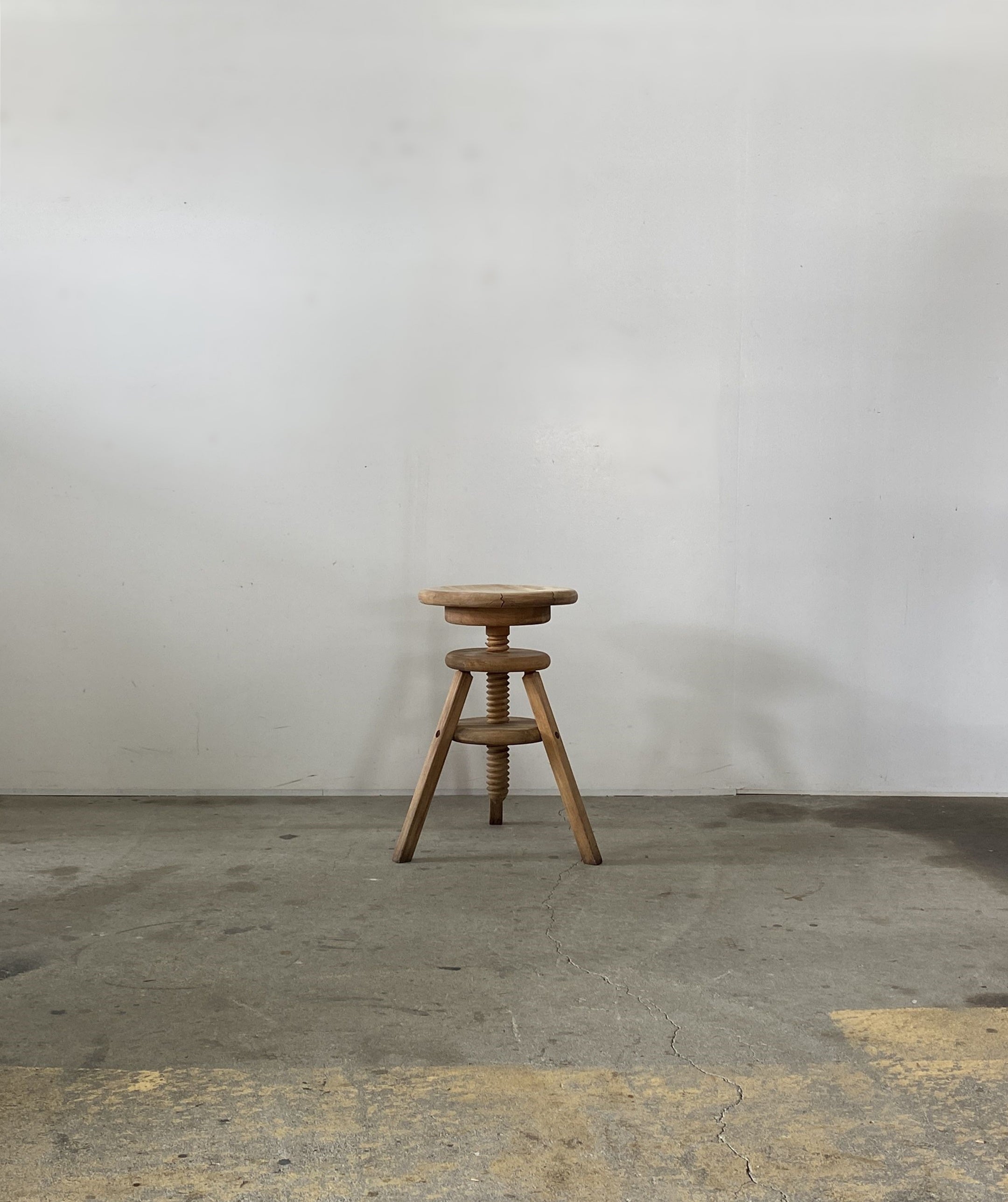 Artist Stool – Round trip Antiques