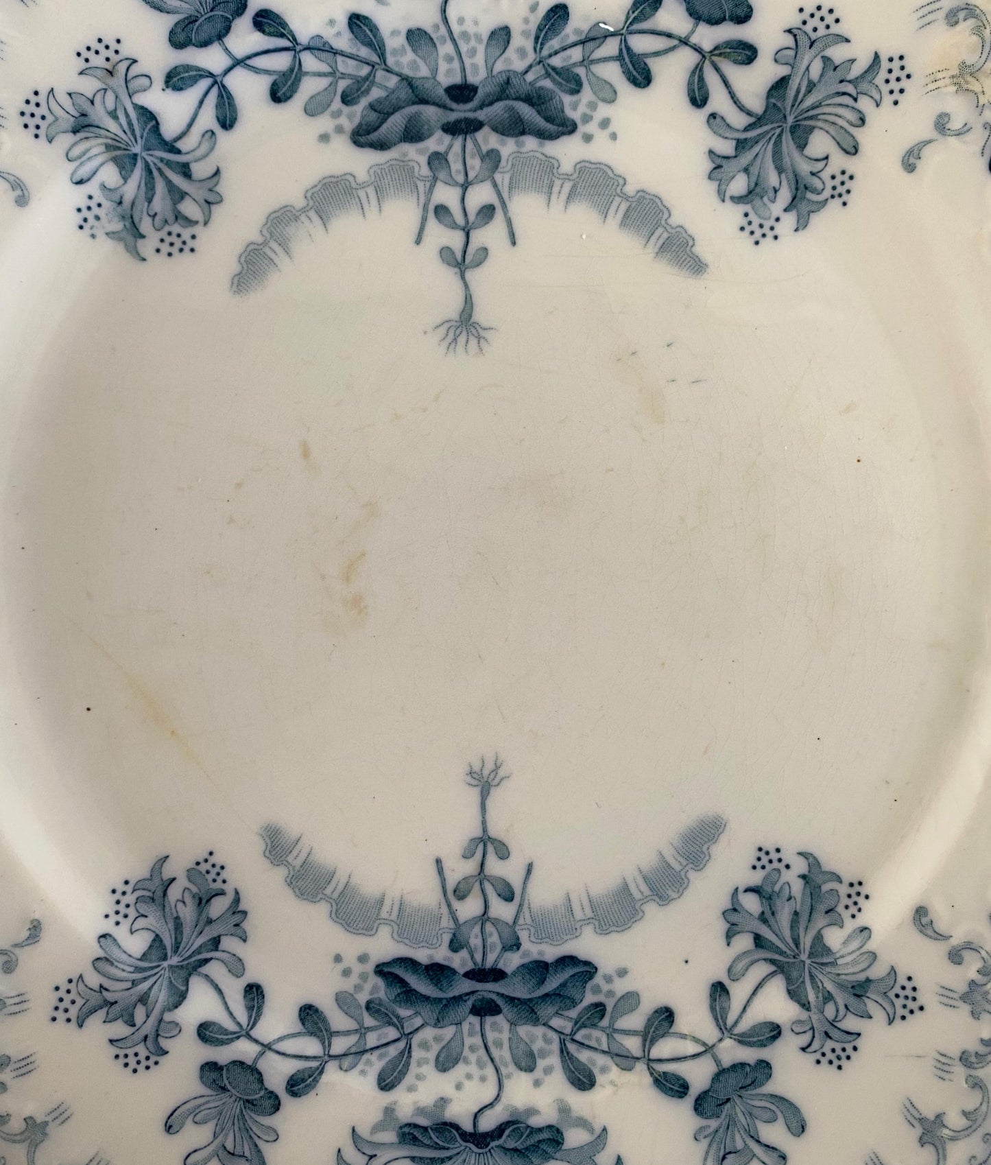St.Amand"Regence" Dinner Plate