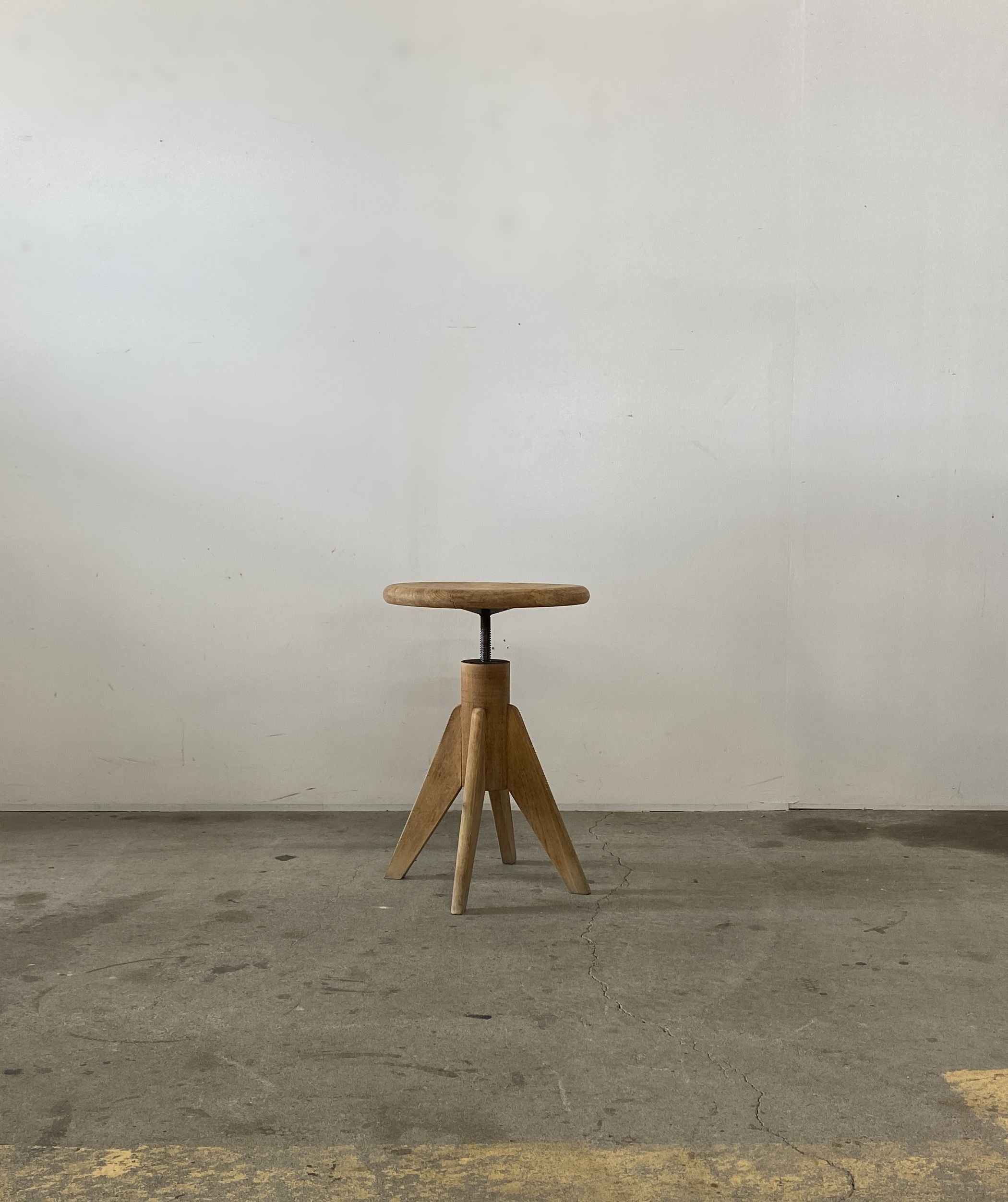 Atelier Stool – Round trip Antiques