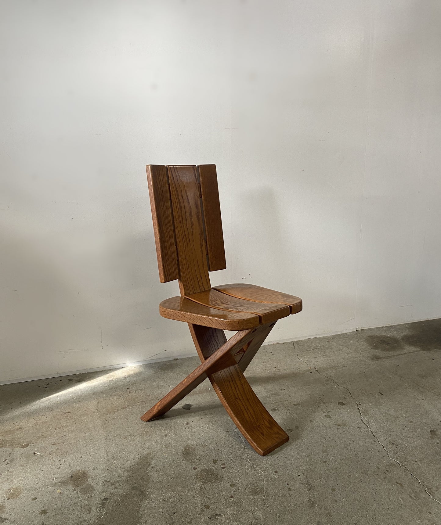 Sculptural Oak Tripod Chairs by ”Ebénisterie Seltz” – Round trip