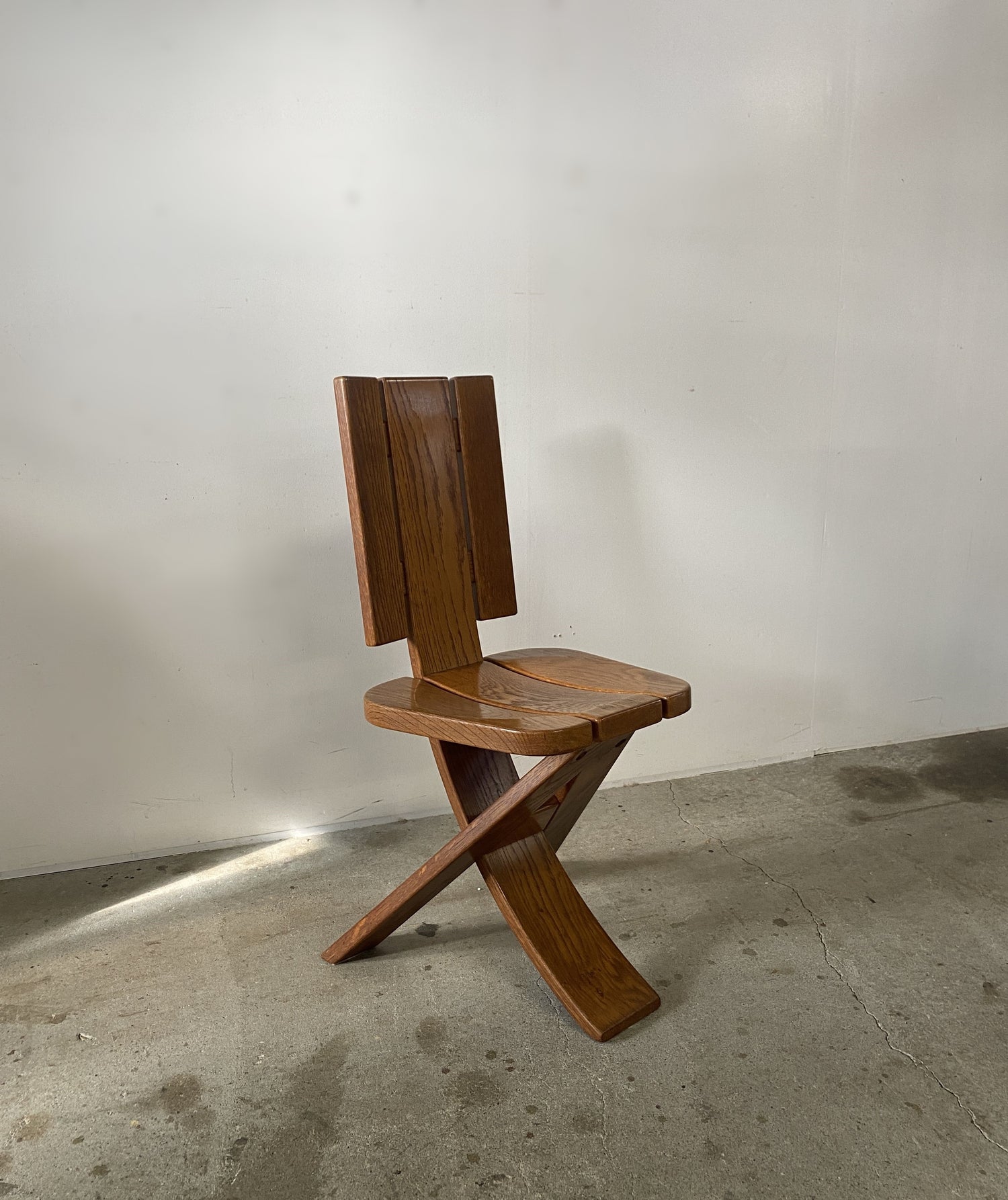 Sculptural Oak Tripod Chairs by ”Ebénisterie Seltz” – Round trip