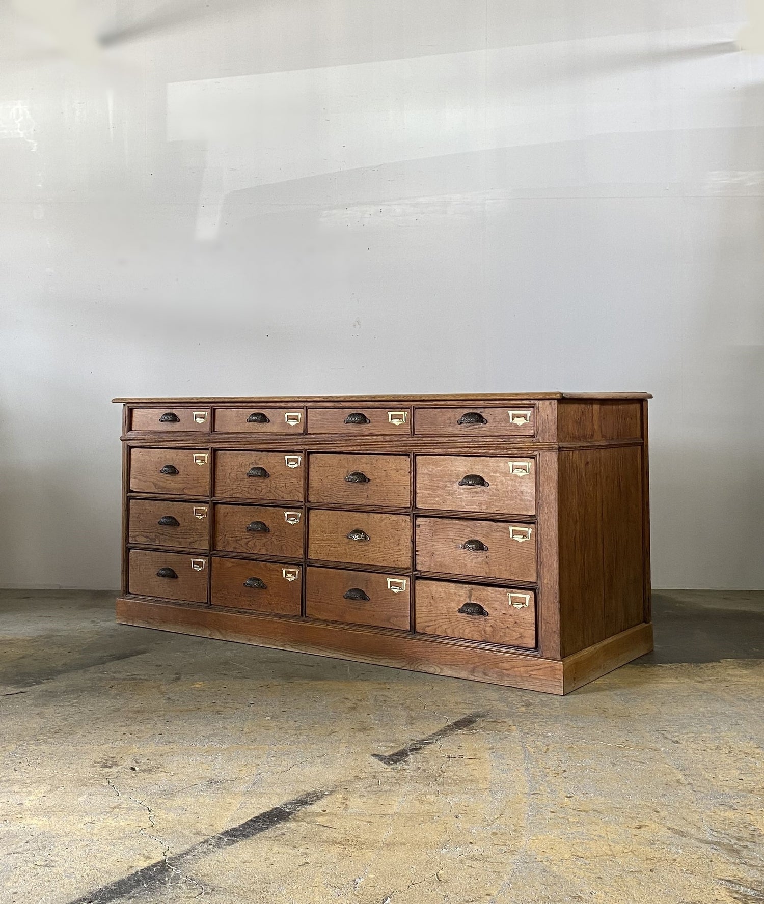 16 Drawers Cabinet – Round trip Antiques