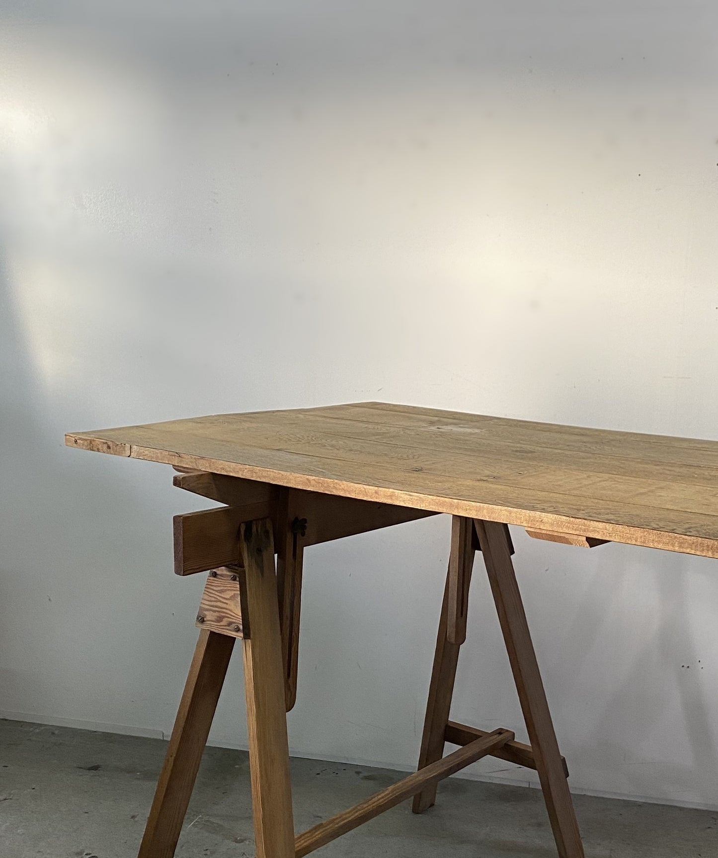Atelier Table