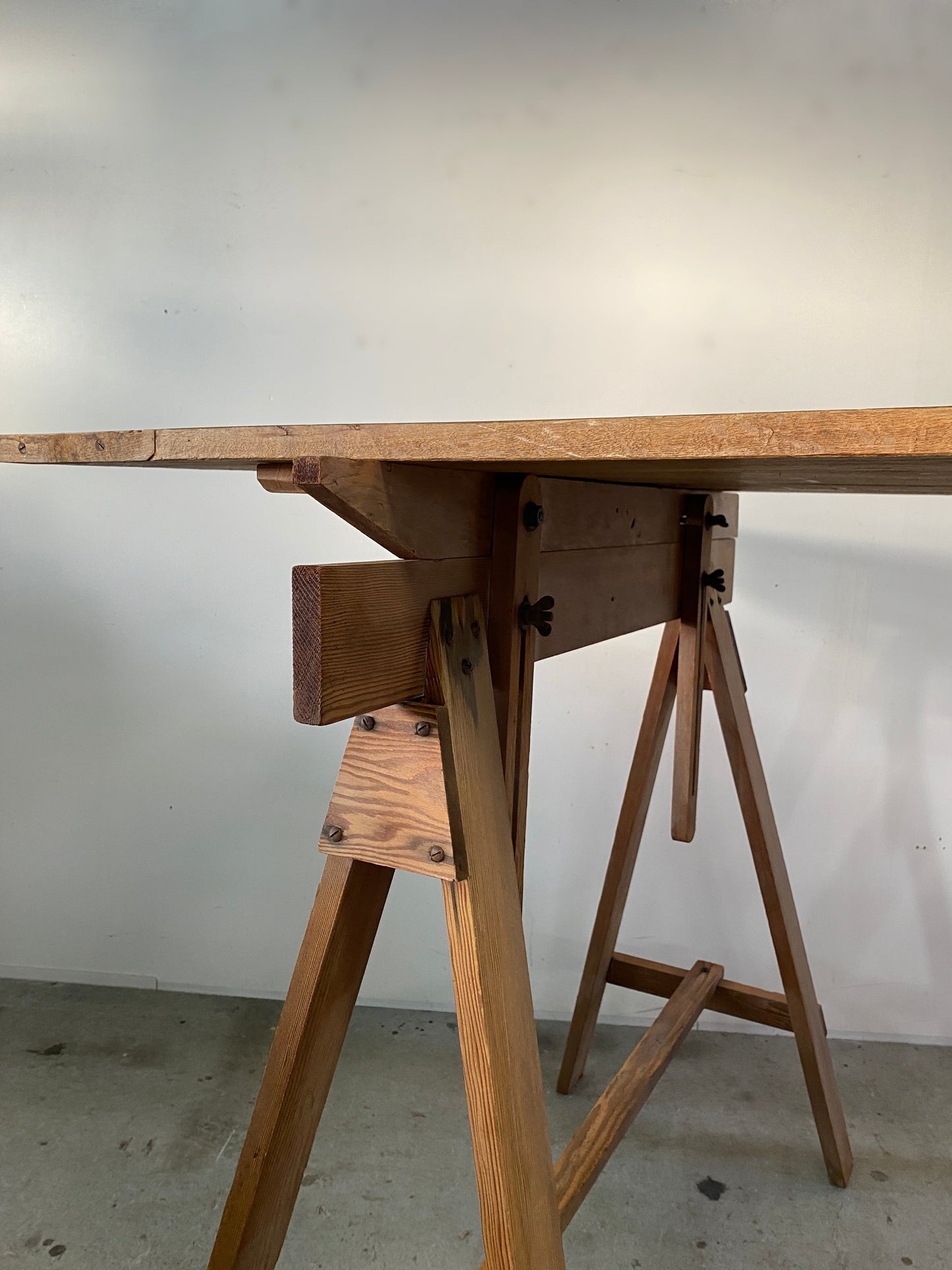 Atelier Table