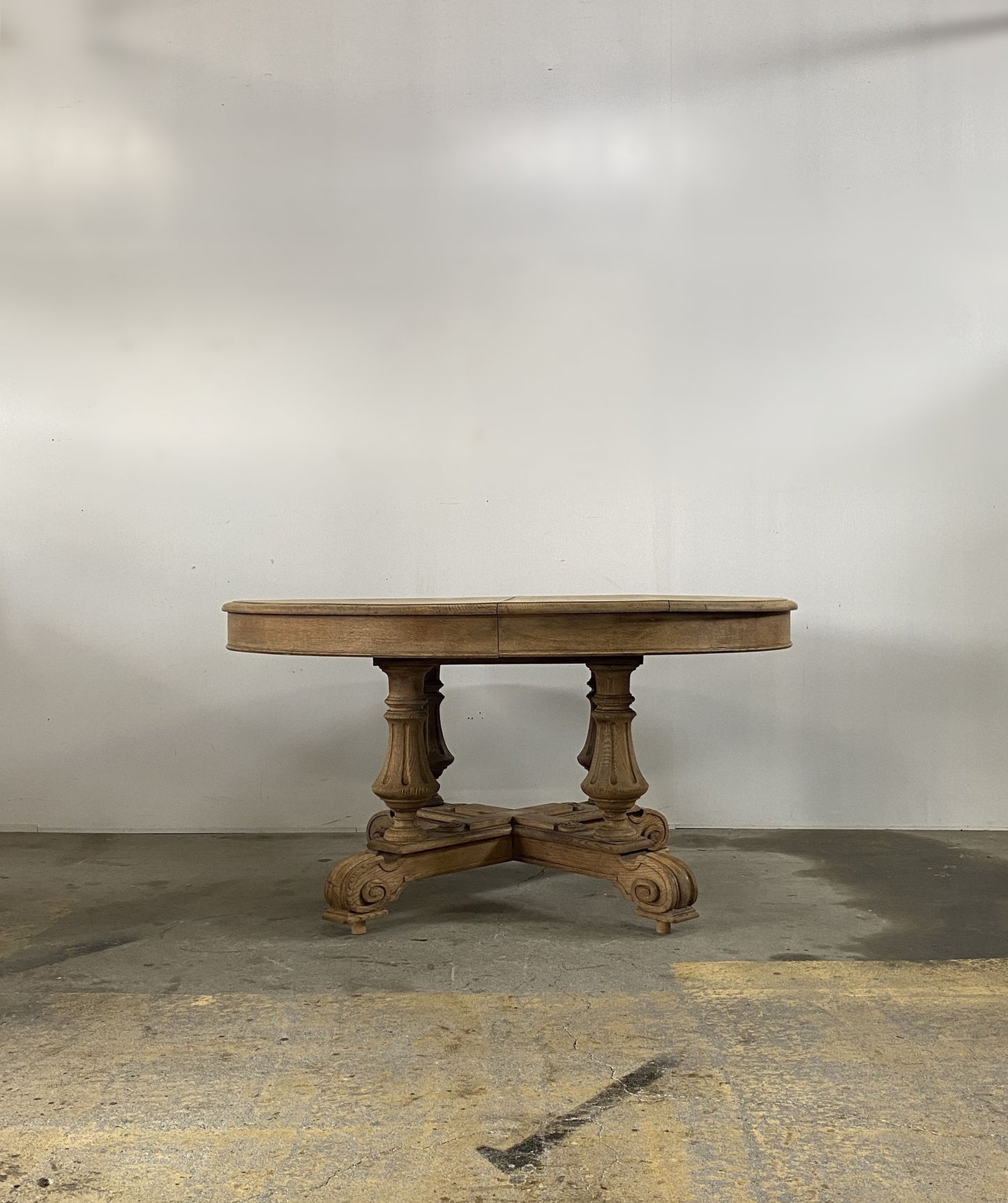 Round Oak Table