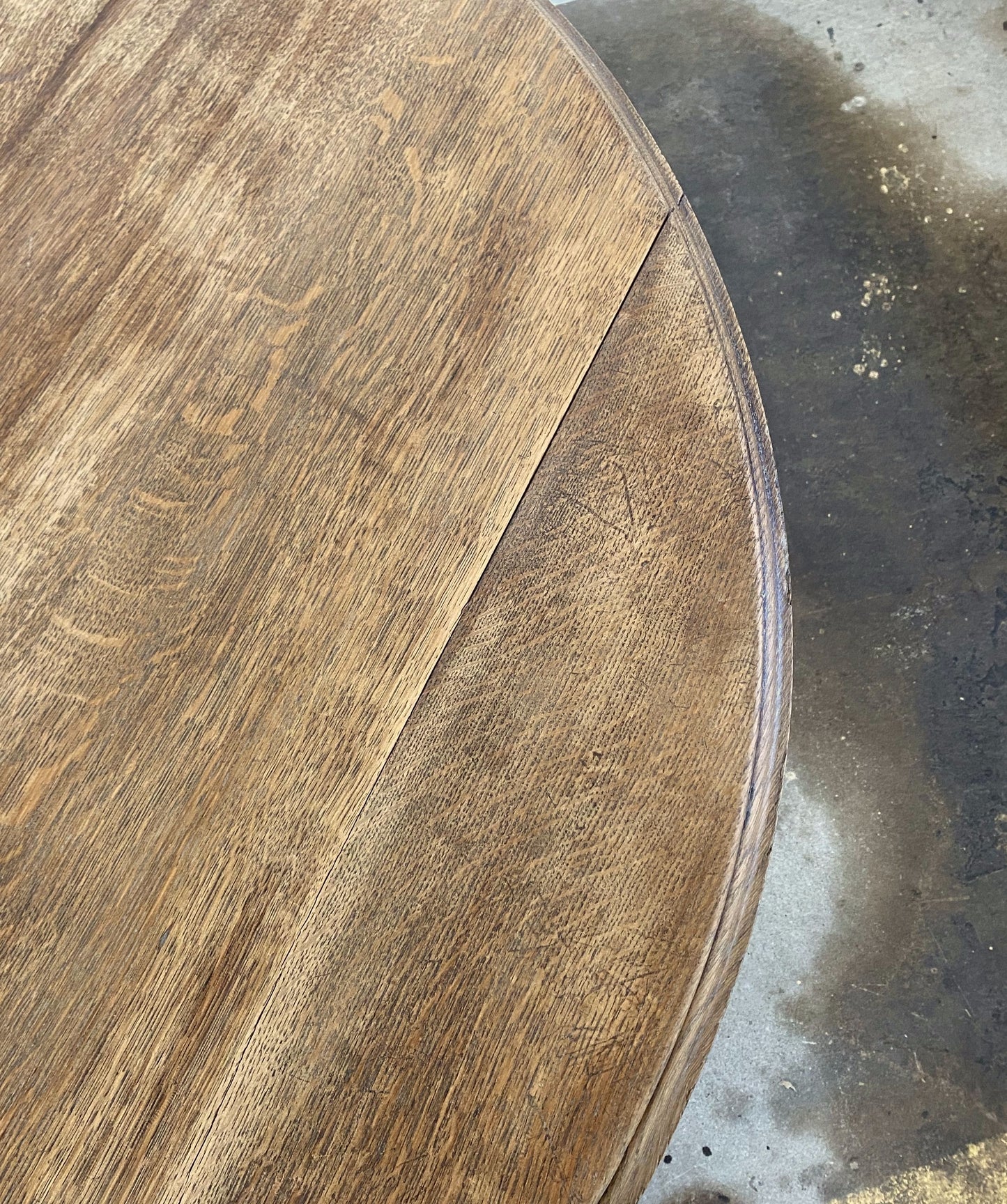 Round Oak Table