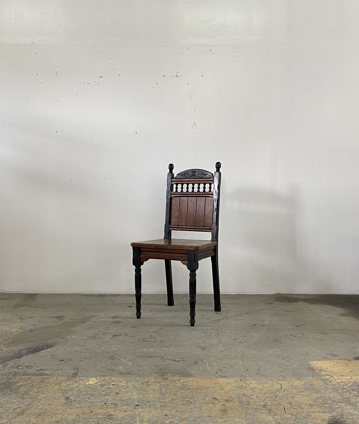 Hall Chair