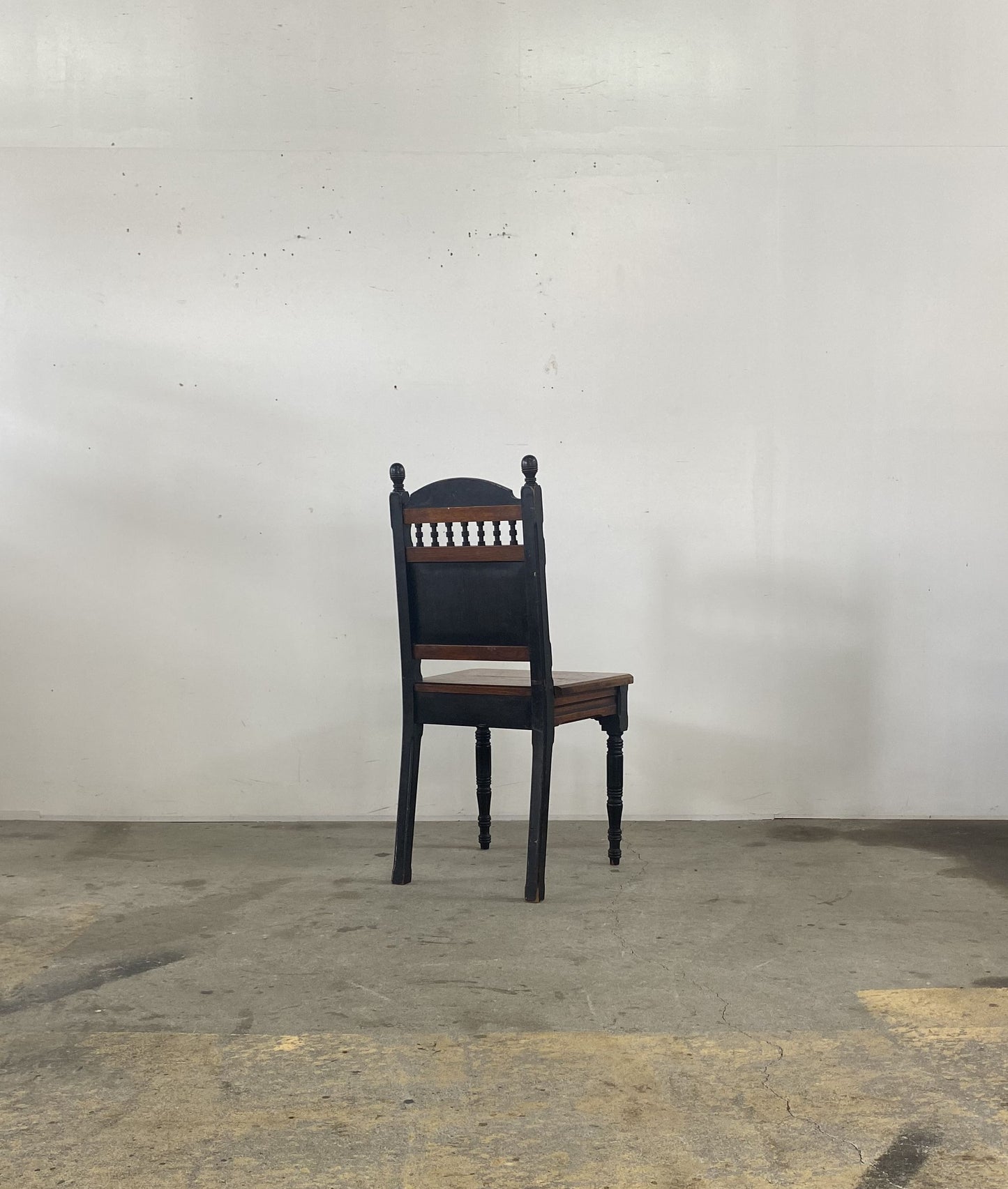 Hall Chair