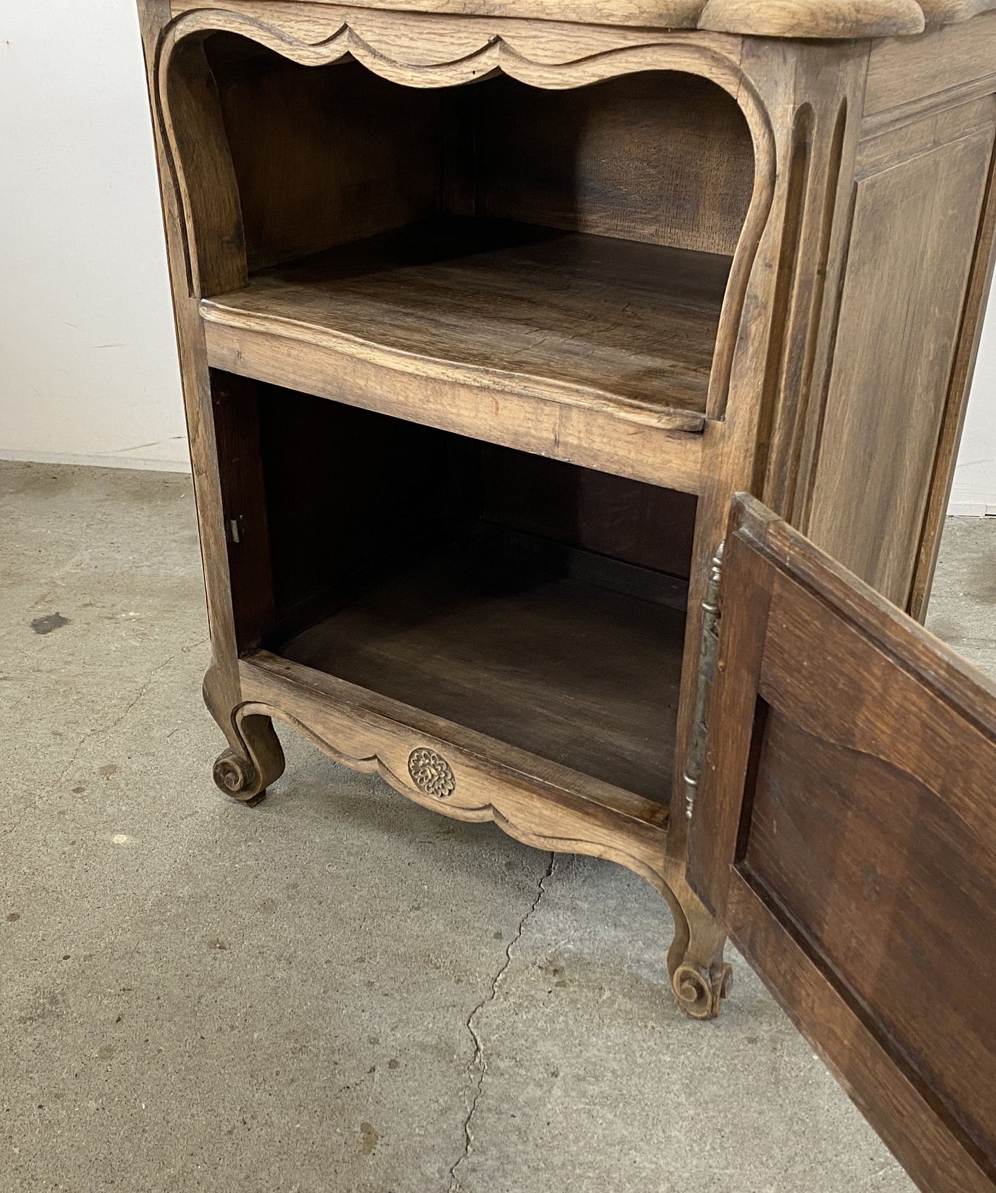 Small Oak Cabinet
