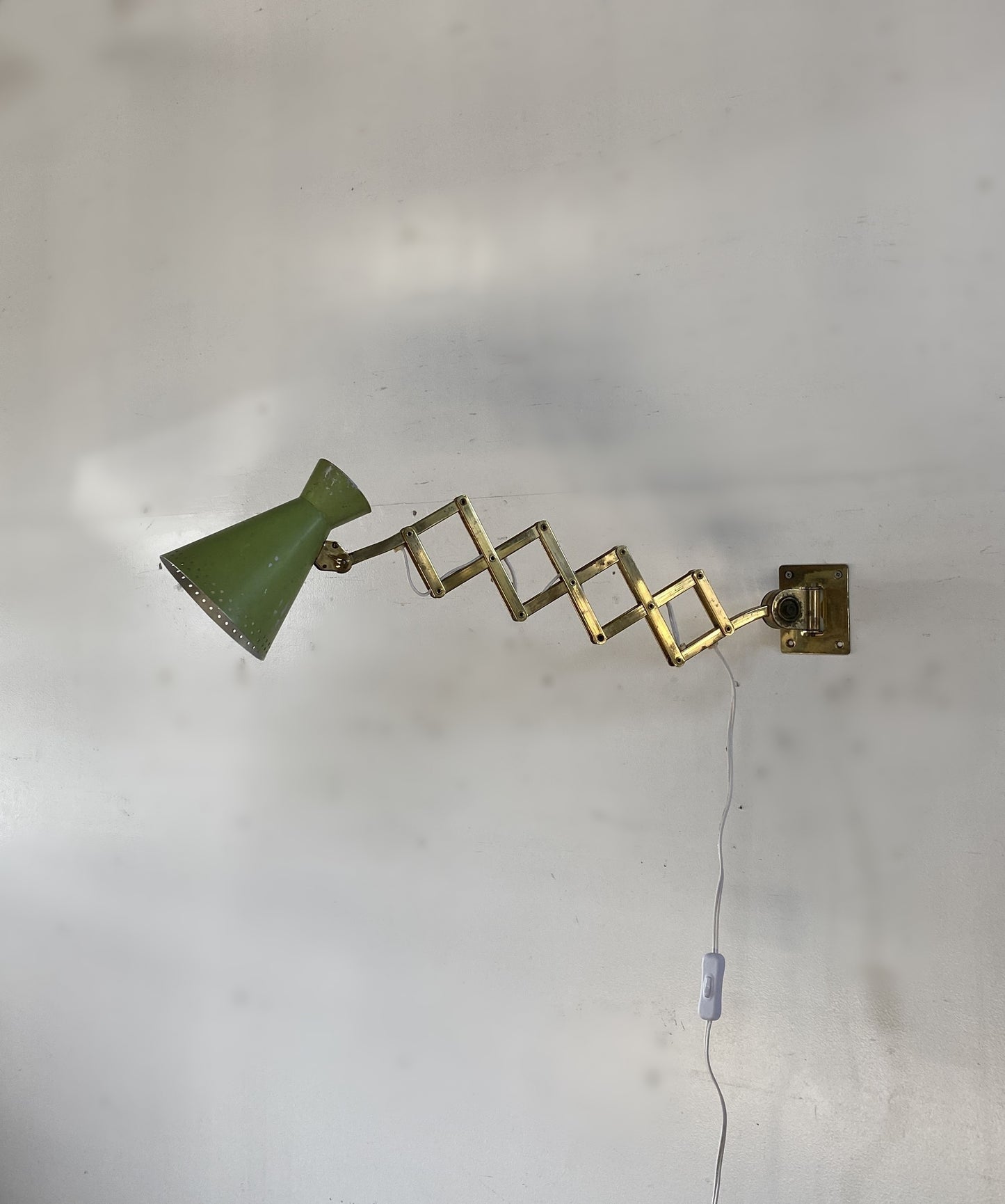 Brass Extendable Sissor Wall Lamp Diabolo Shade