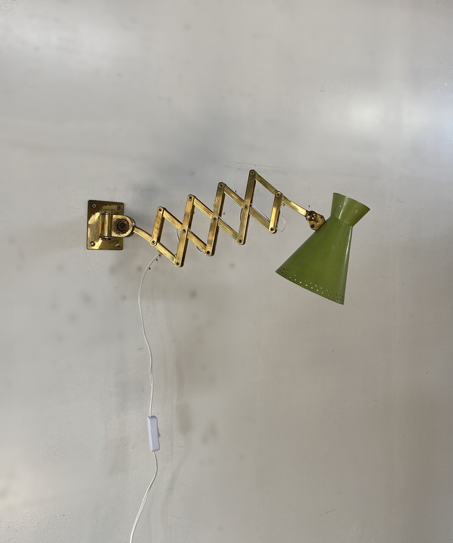Brass Extendable Sissor Wall Lamp Diabolo Shade