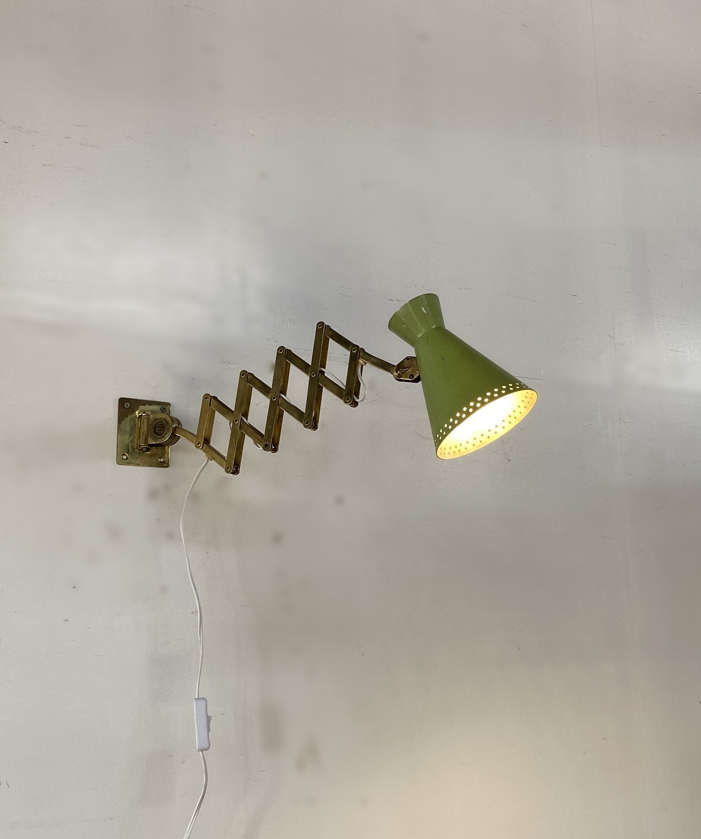 Brass Extendable Sissor Wall Lamp Diabolo Shade