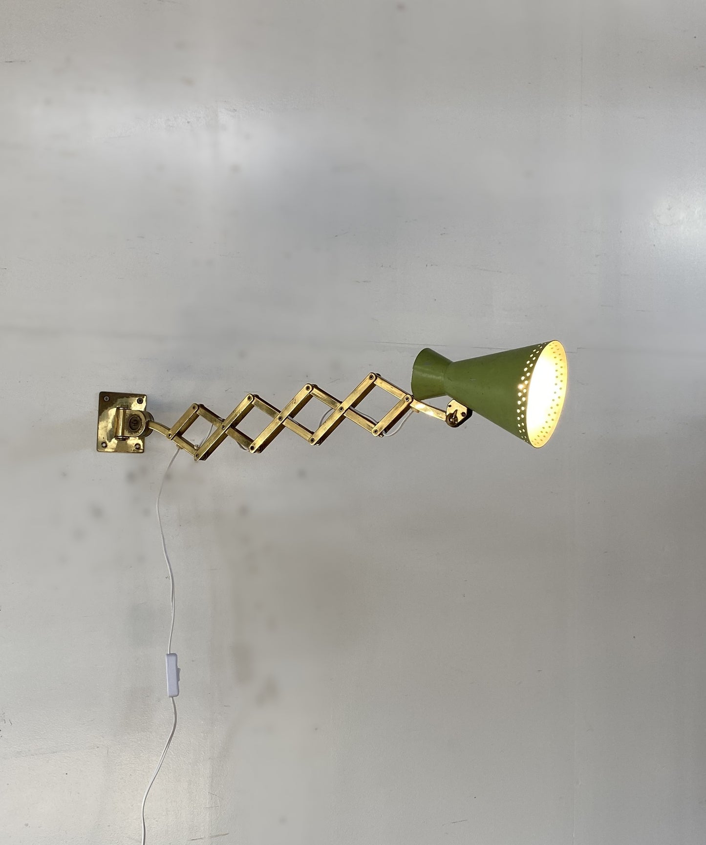 Brass Extendable Sissor Wall Lamp Diabolo Shade