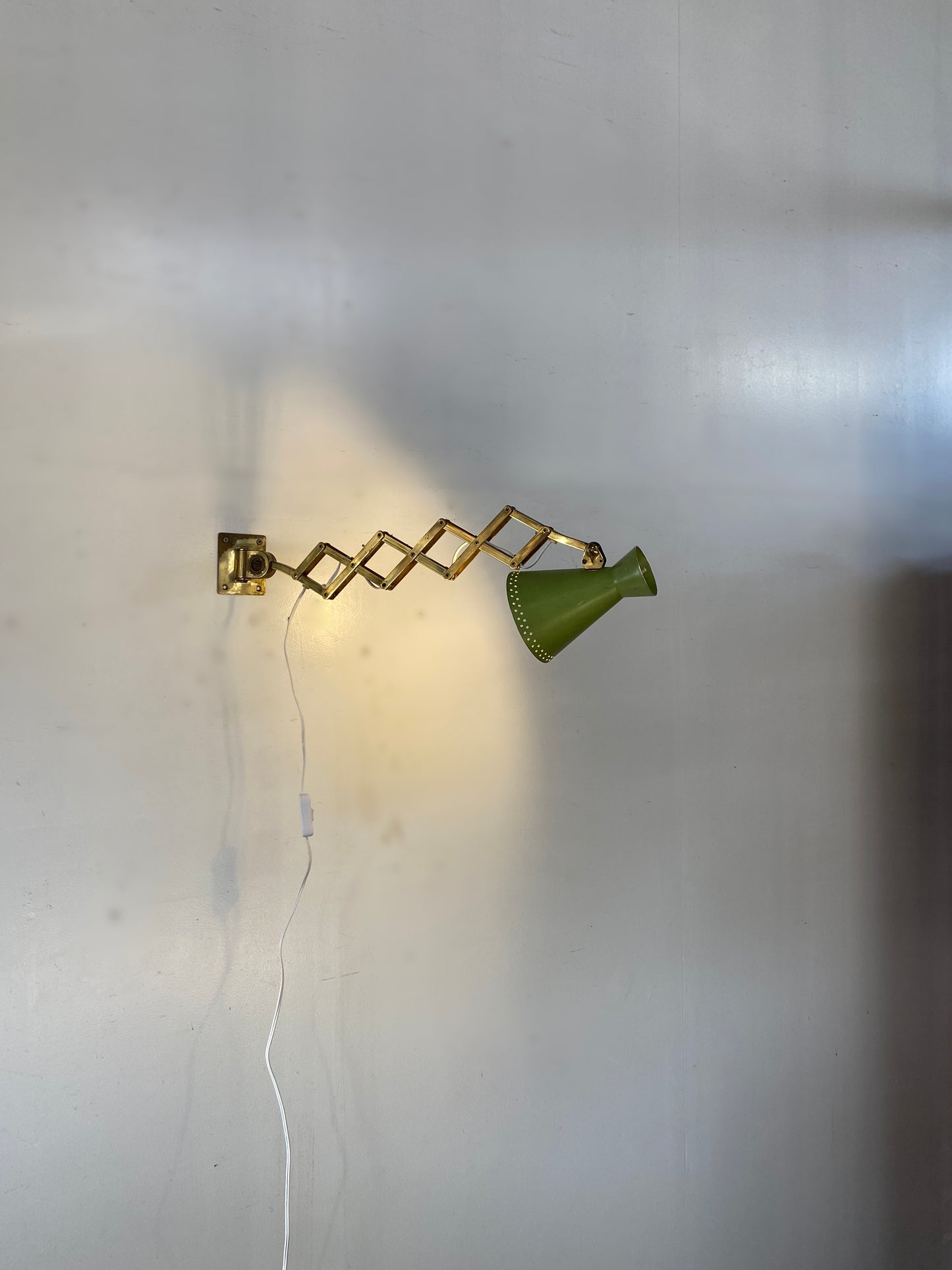 Brass Extendable Sissor Wall Lamp Diabolo Shade
