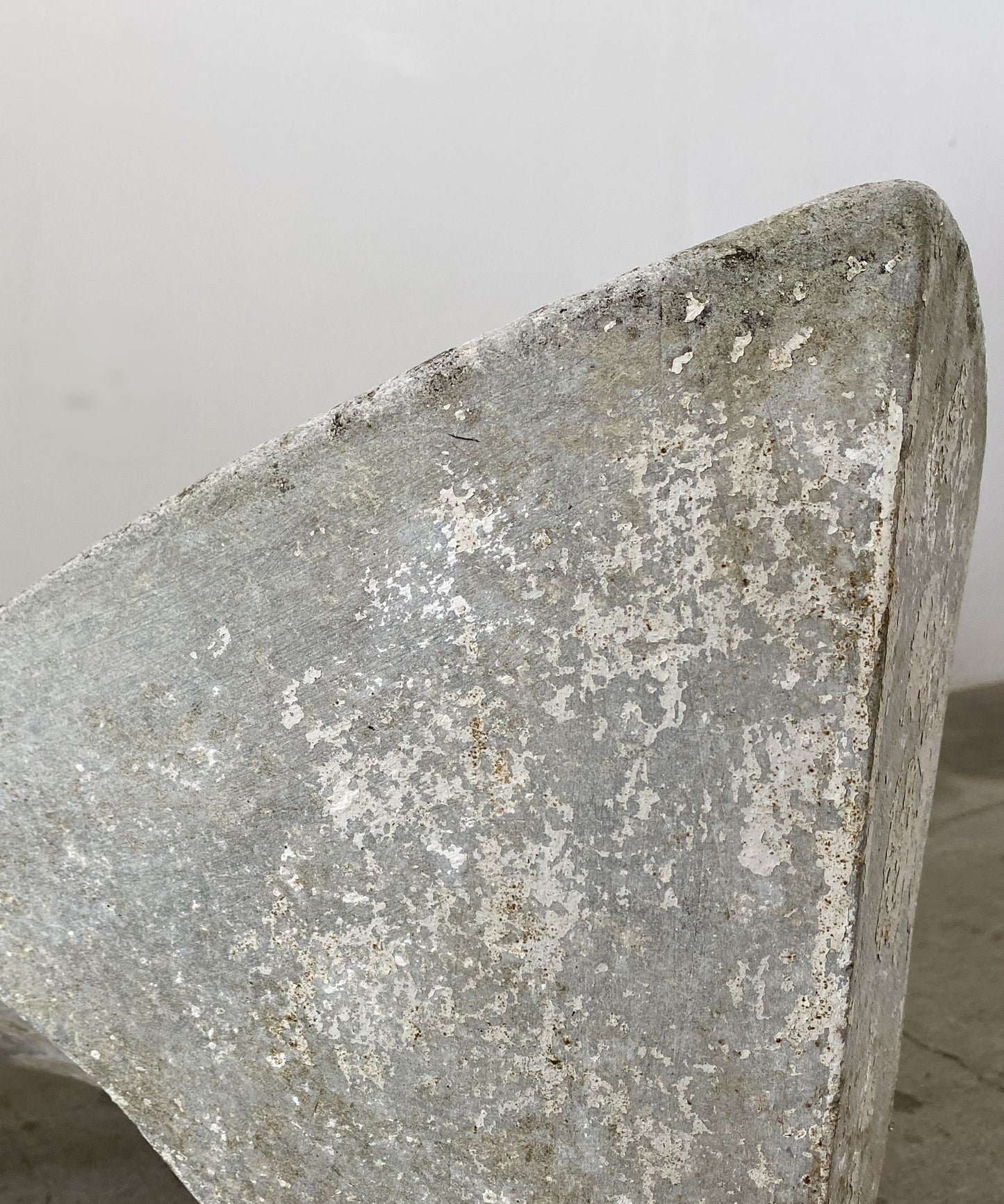”Willy Guhl” Molar Planter