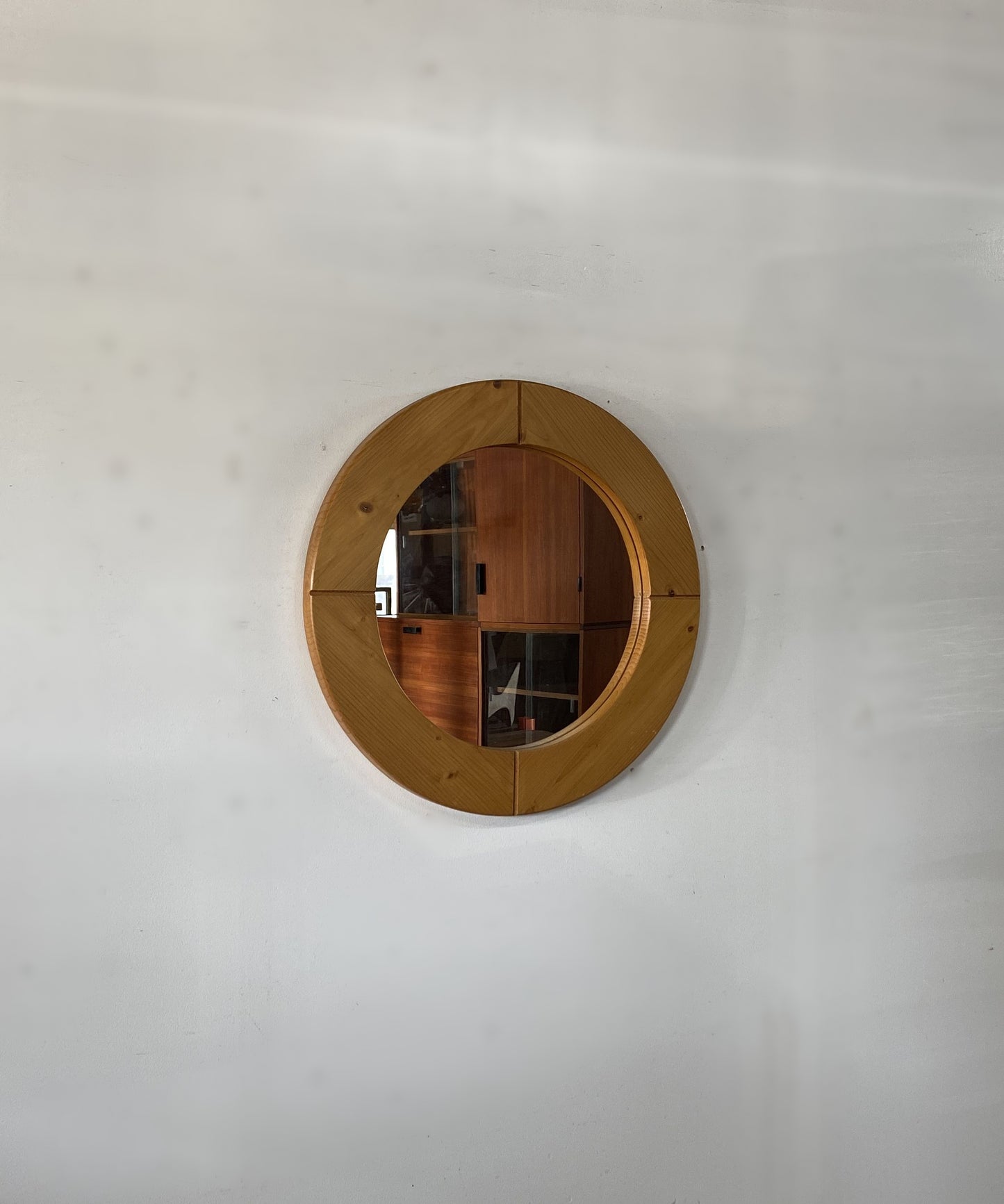 Swedish Round Wall Mirror For GLAS MASTER