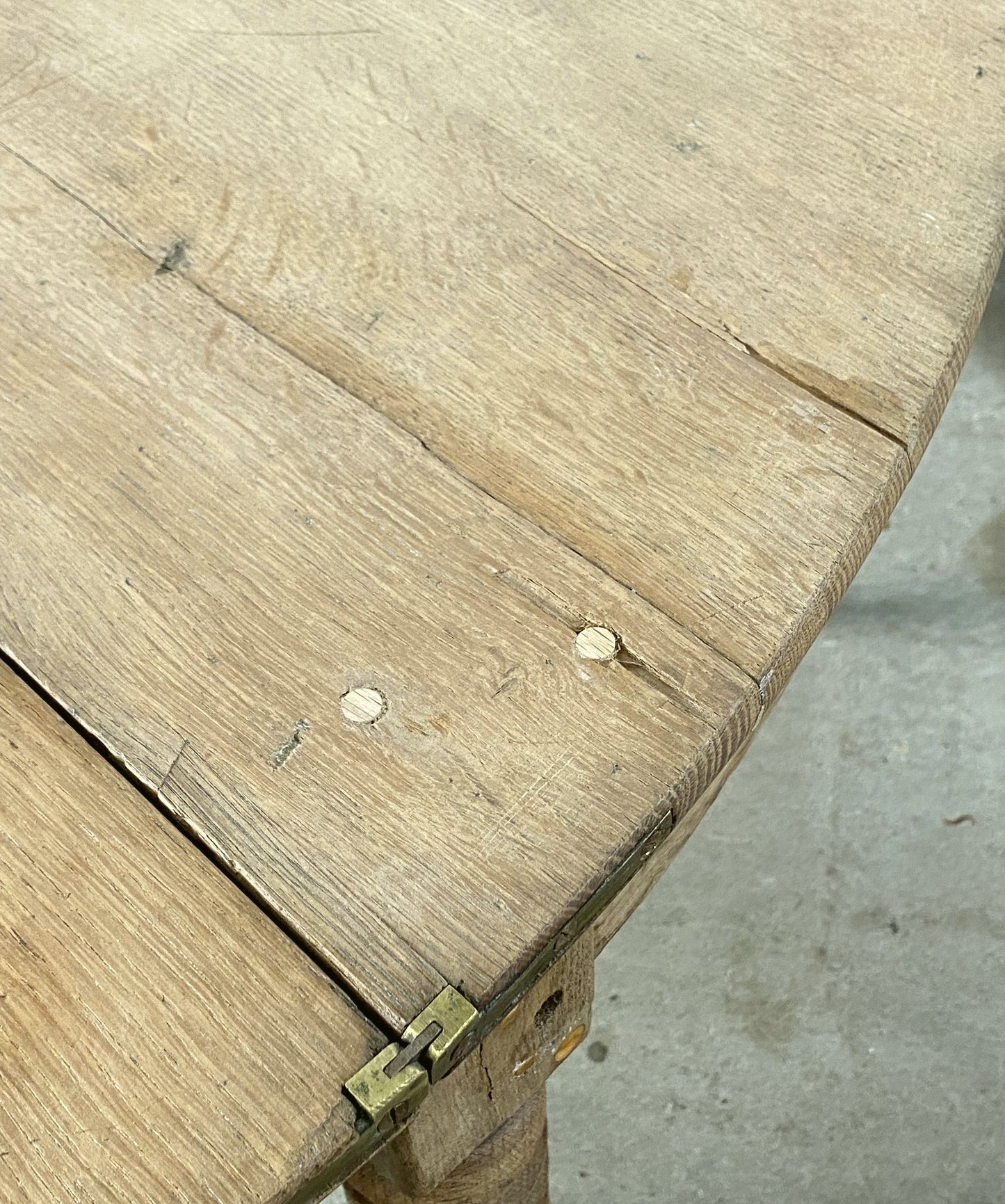 Butterfly Oak Table