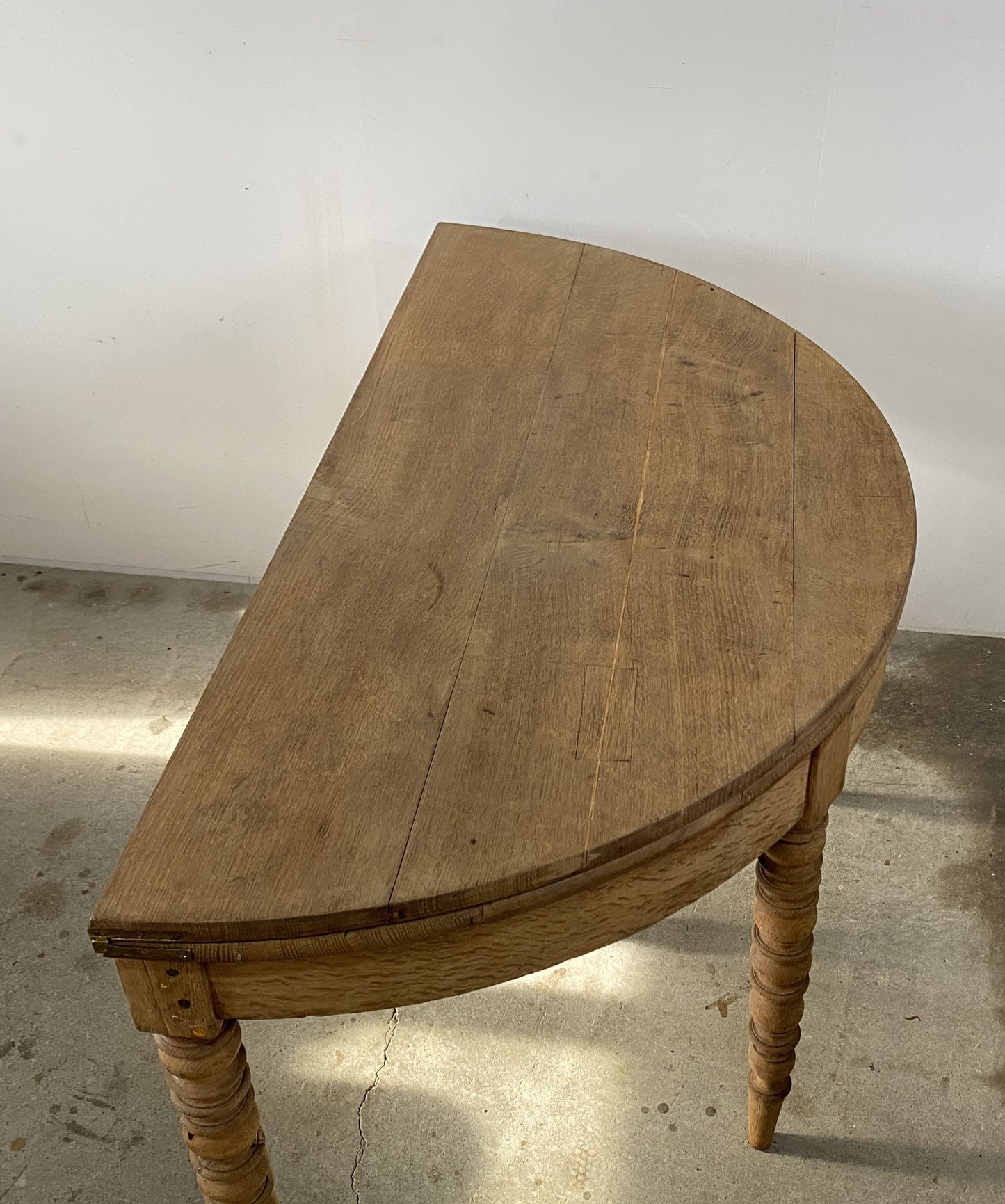 Butterfly Oak Table