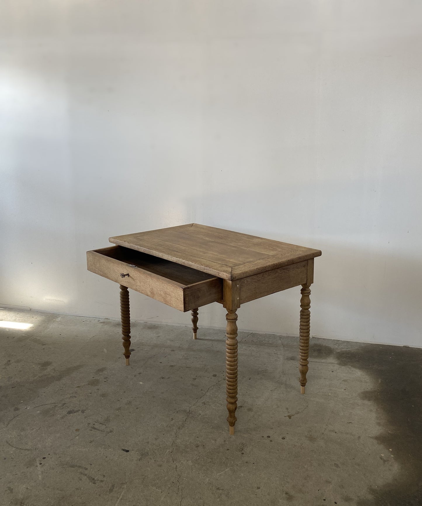 1dr Oak Table