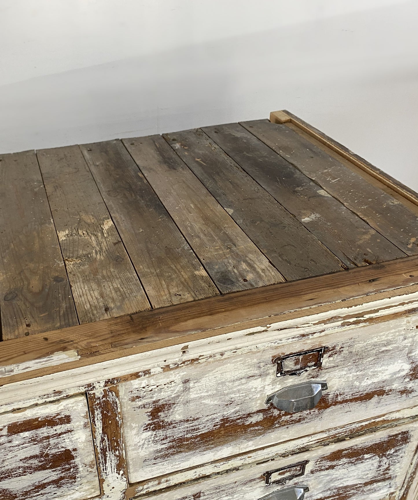 9 Drawers Cabinet