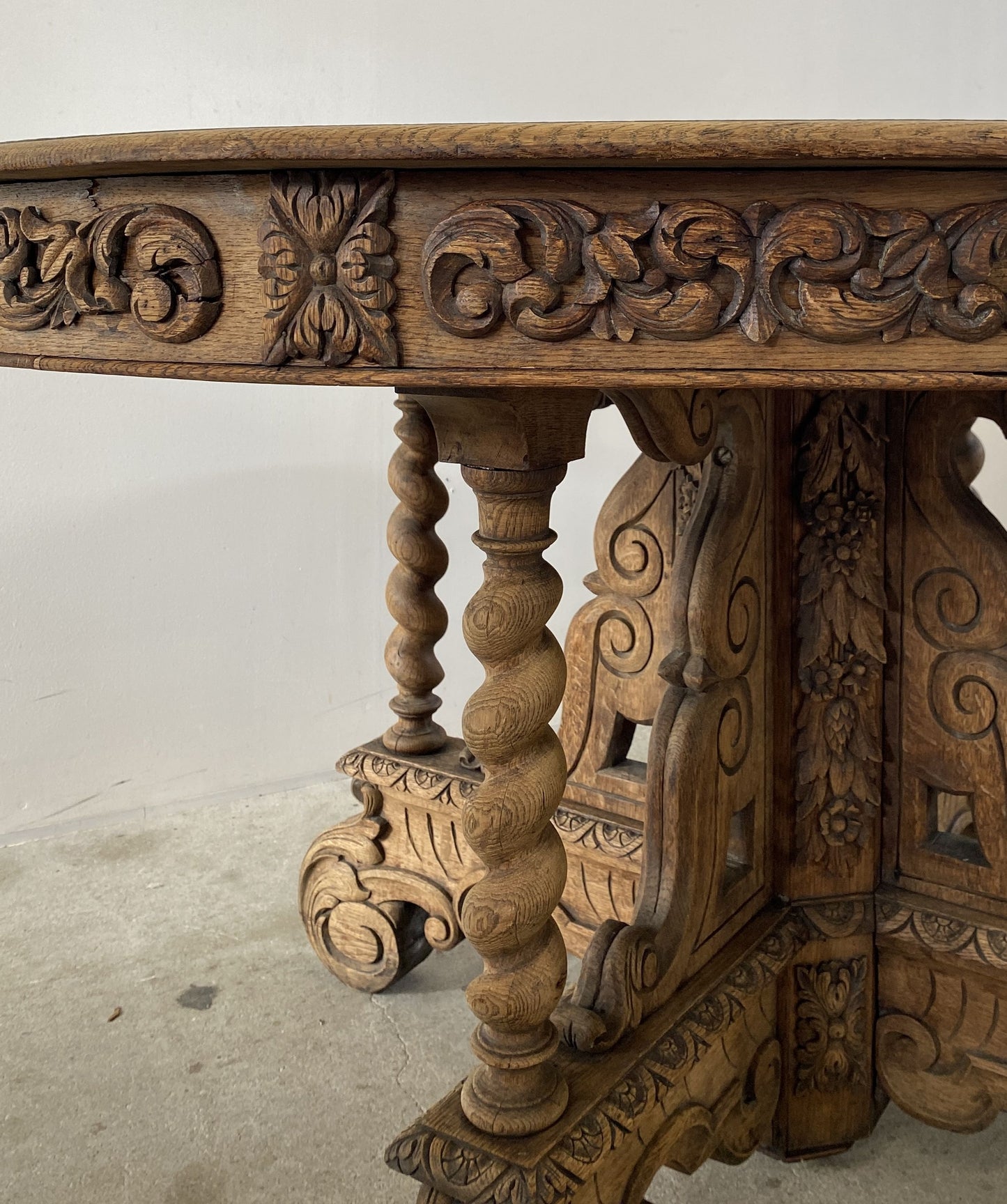 Pedestal Oak Oval Tabel