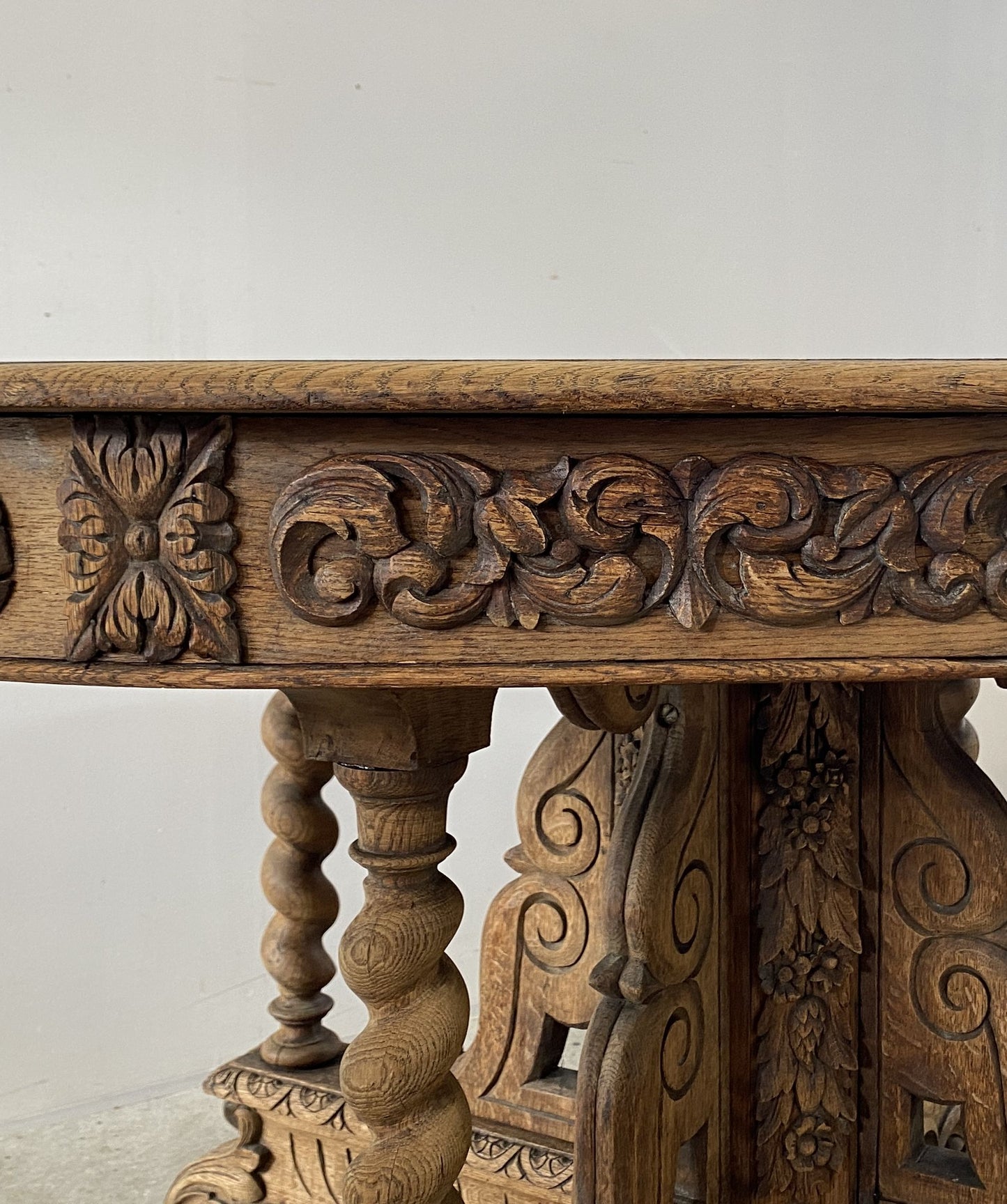 Pedestal Oak Oval Tabel
