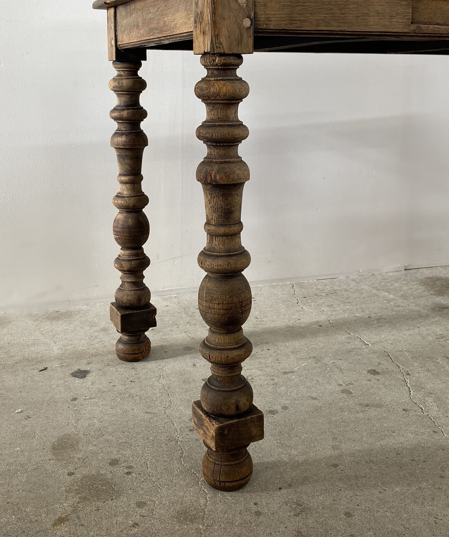 1dr Oak Table