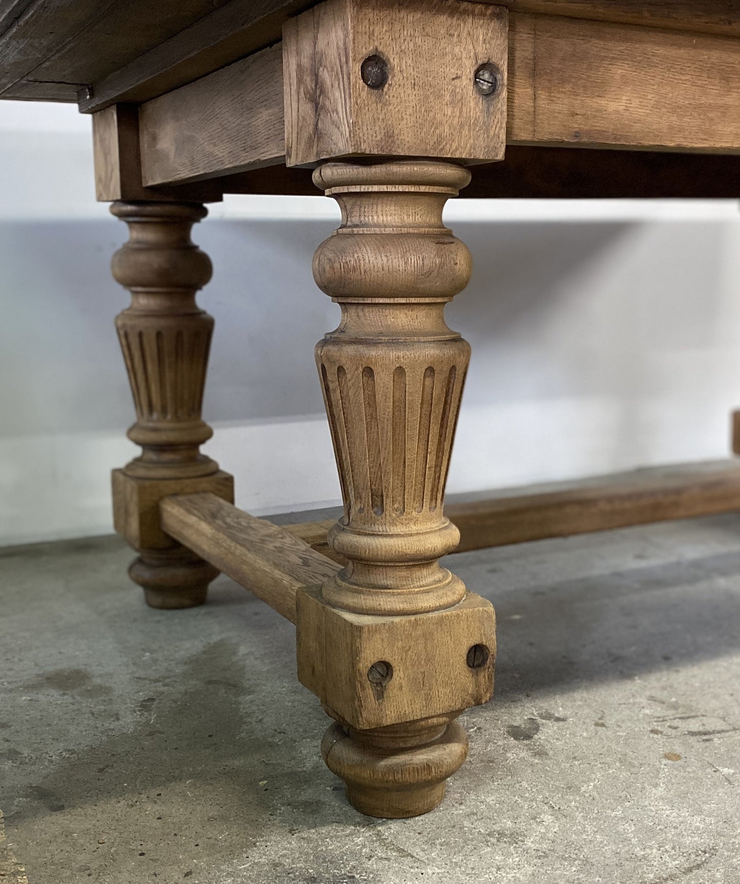 Height Adjust oak Table